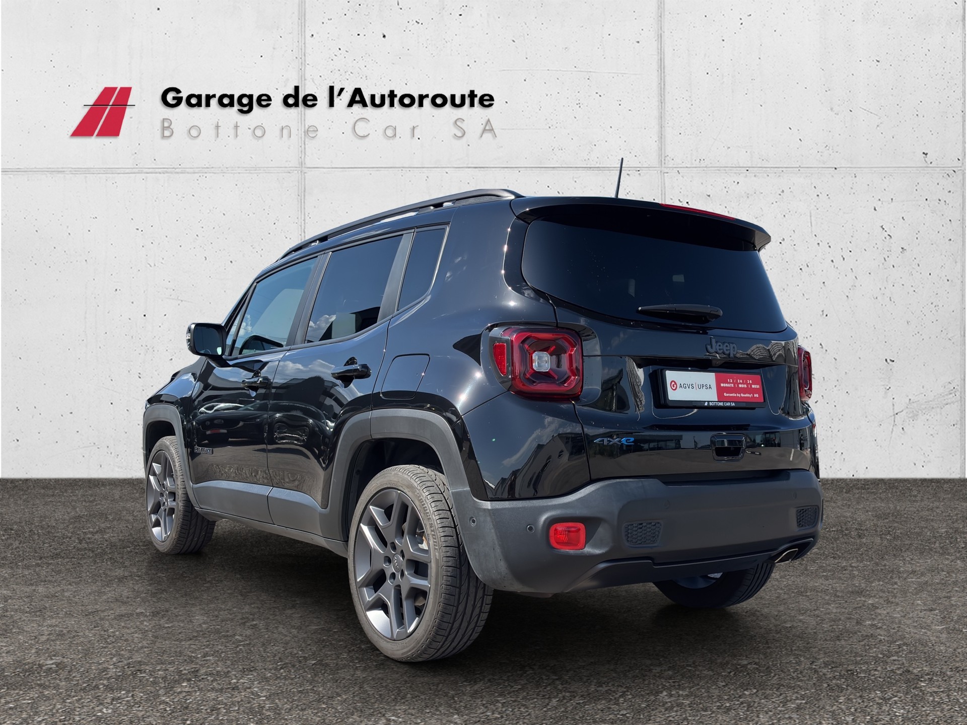 JEEP Renegade 1.3 S 4xe-showroom-element-2