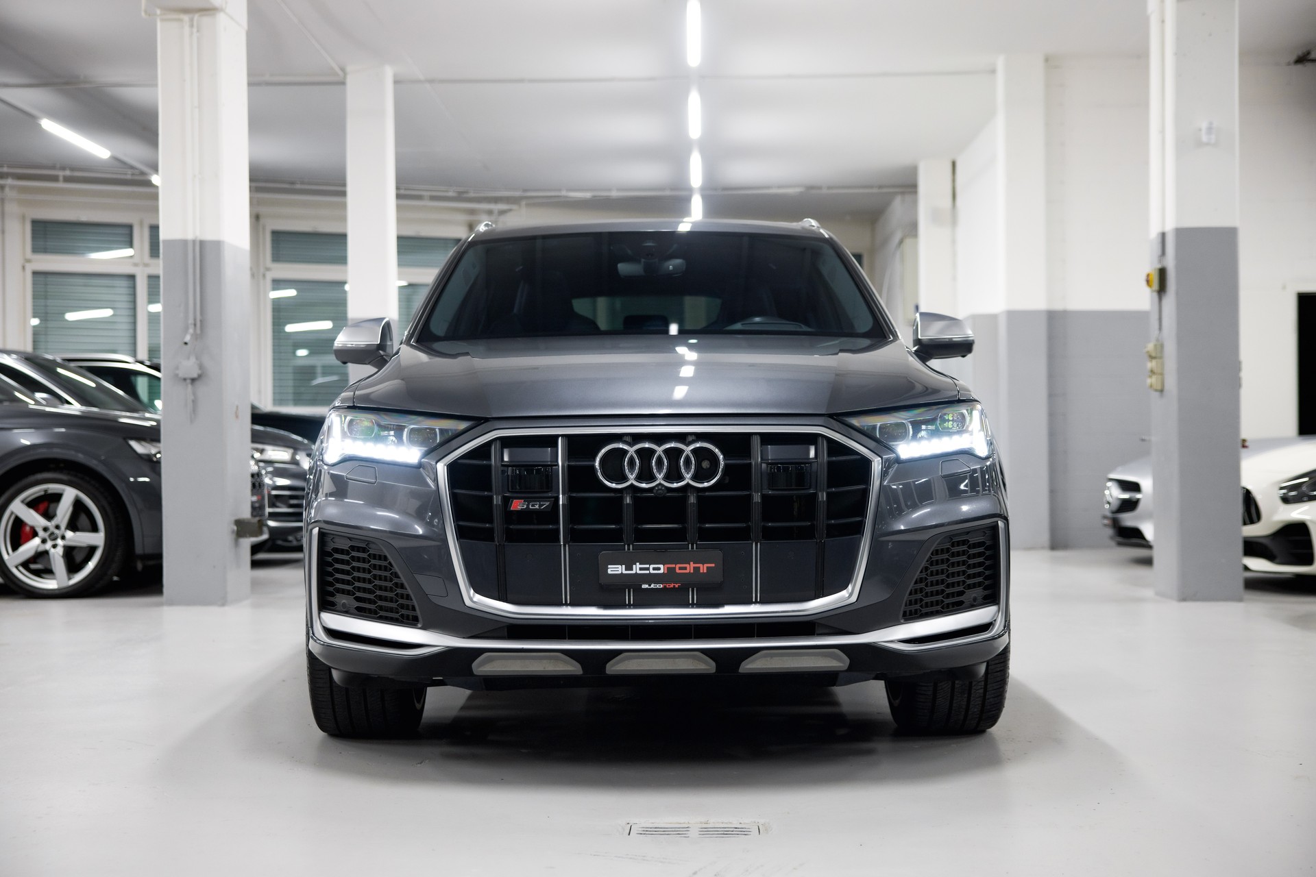 AUDI SQ7 TFSI quattro tiptronic-showroom-element-1