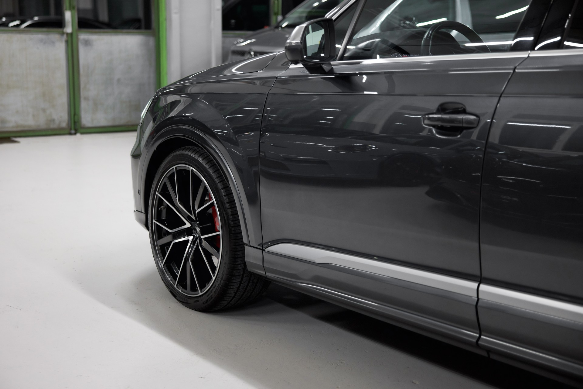 AUDI SQ7 TFSI quattro tiptronic-image-13
