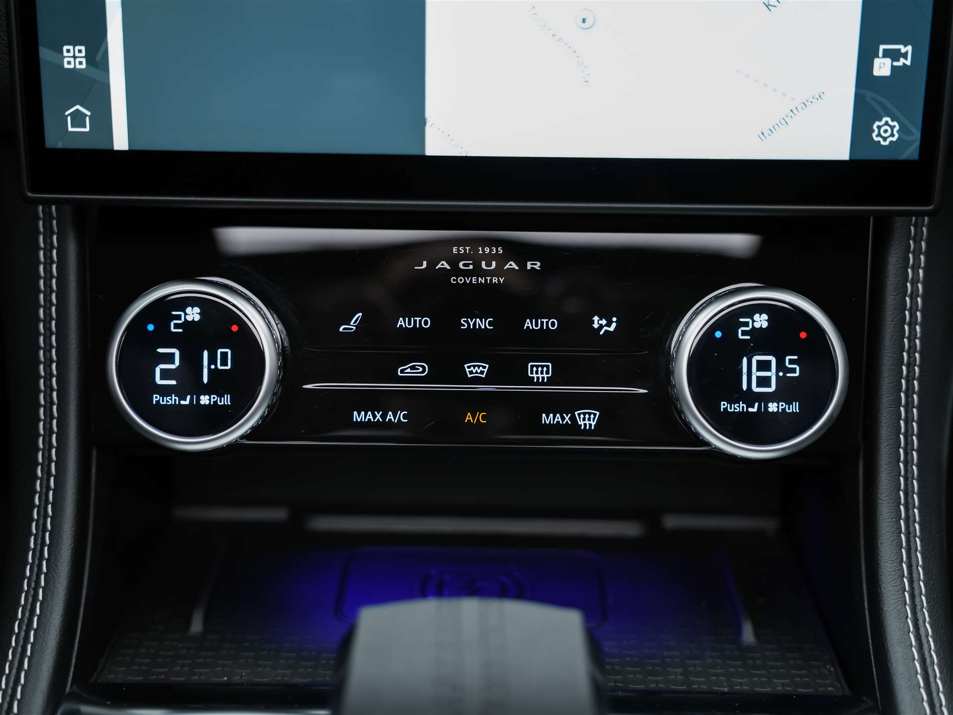 JAGUAR F-Pace 3.0 D300 R-Dynamic MHEV SE AWD *Facelift*Panorama*Meridian*Lenkradheizung*-image-25