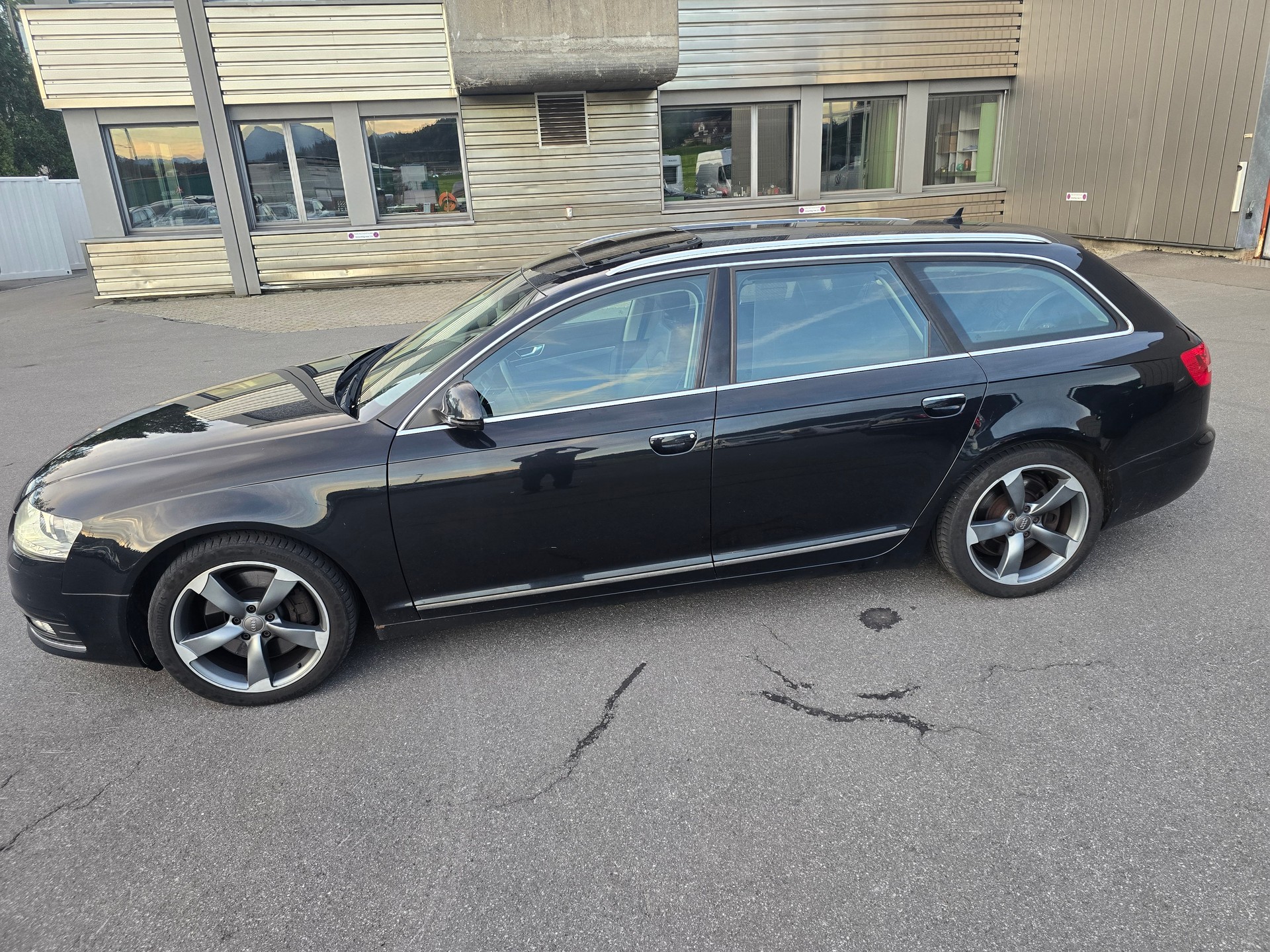 AUDI A6 Avant 3.0 V6 TDI quattro tiptronic-image-3