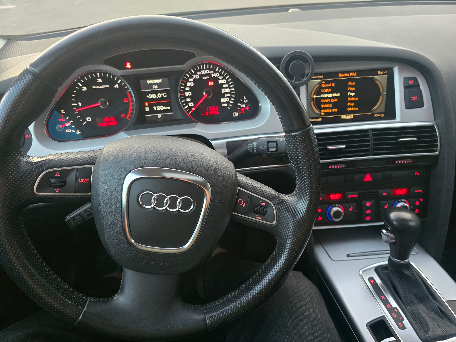 AUDI A6 Avant 3.0 V6 TDI quattro tiptronic-image-14