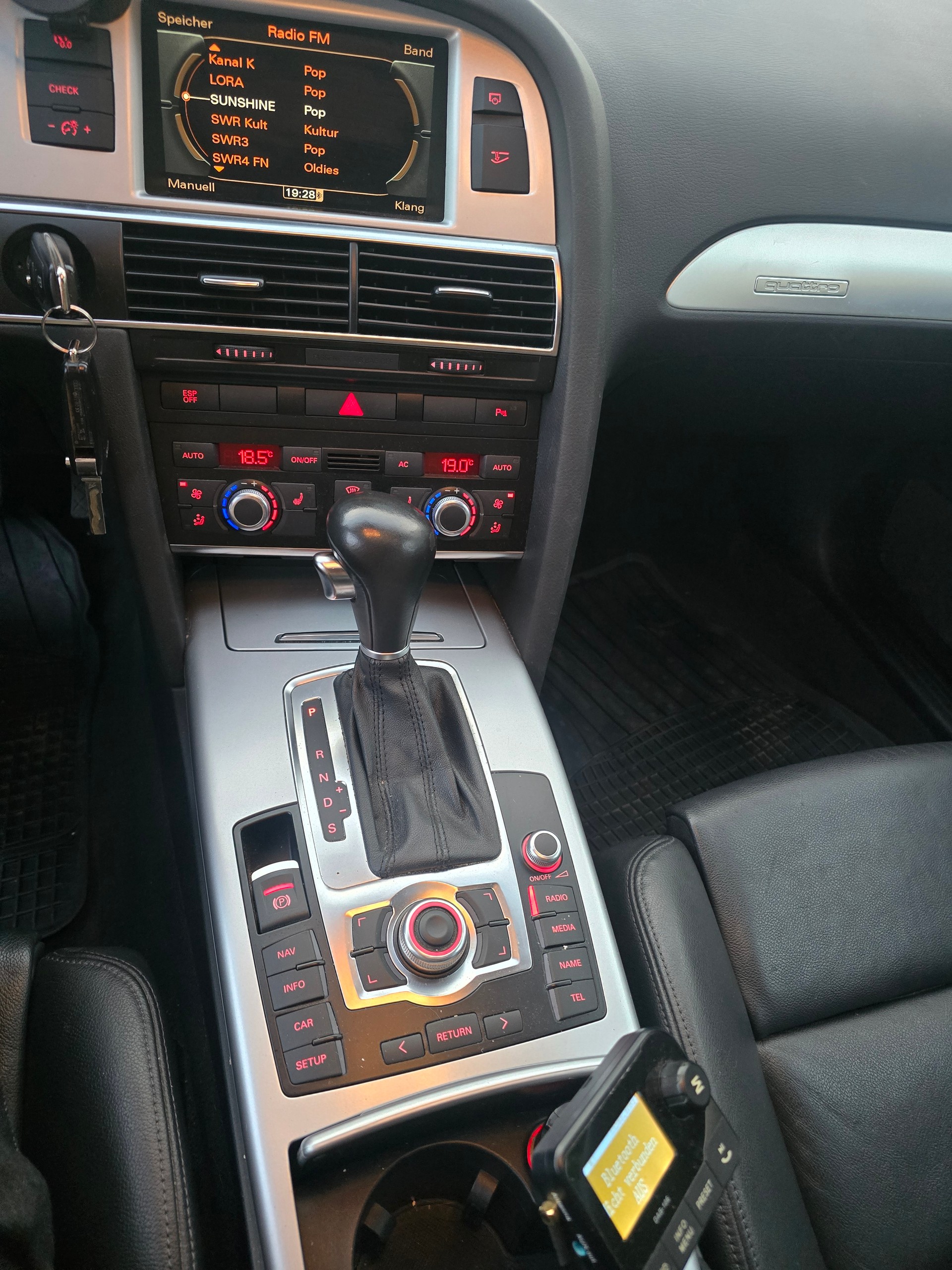 AUDI A6 Avant 3.0 V6 TDI quattro tiptronic-image-15