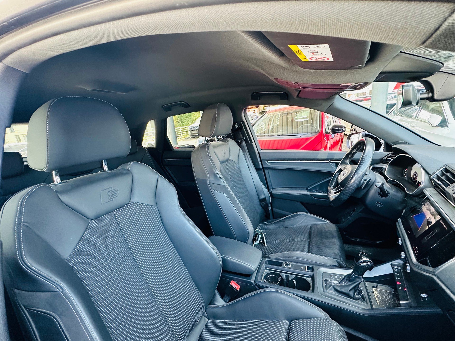AUDI Q3 40 TFSI S line quattro S-tronic-image-13