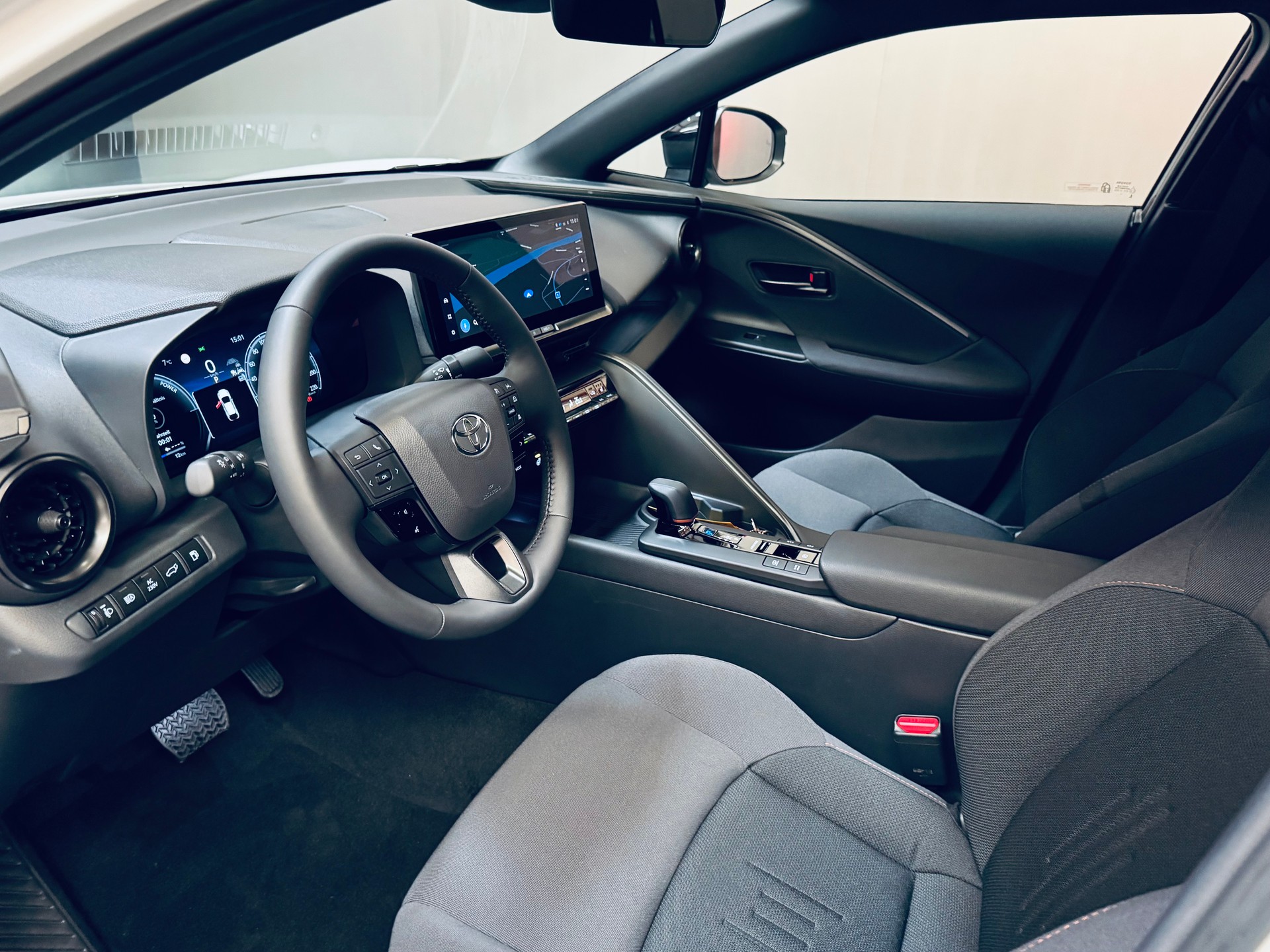 TOYOTA C-HR 2.0 PHEV CVT Trend-image-14