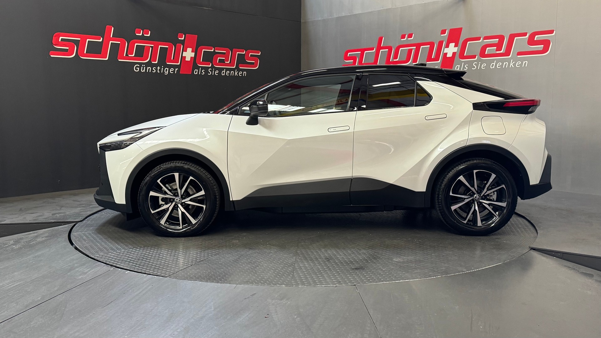 TOYOTA C-HR 2.0 PHEV CVT Trend-showroom-element-3