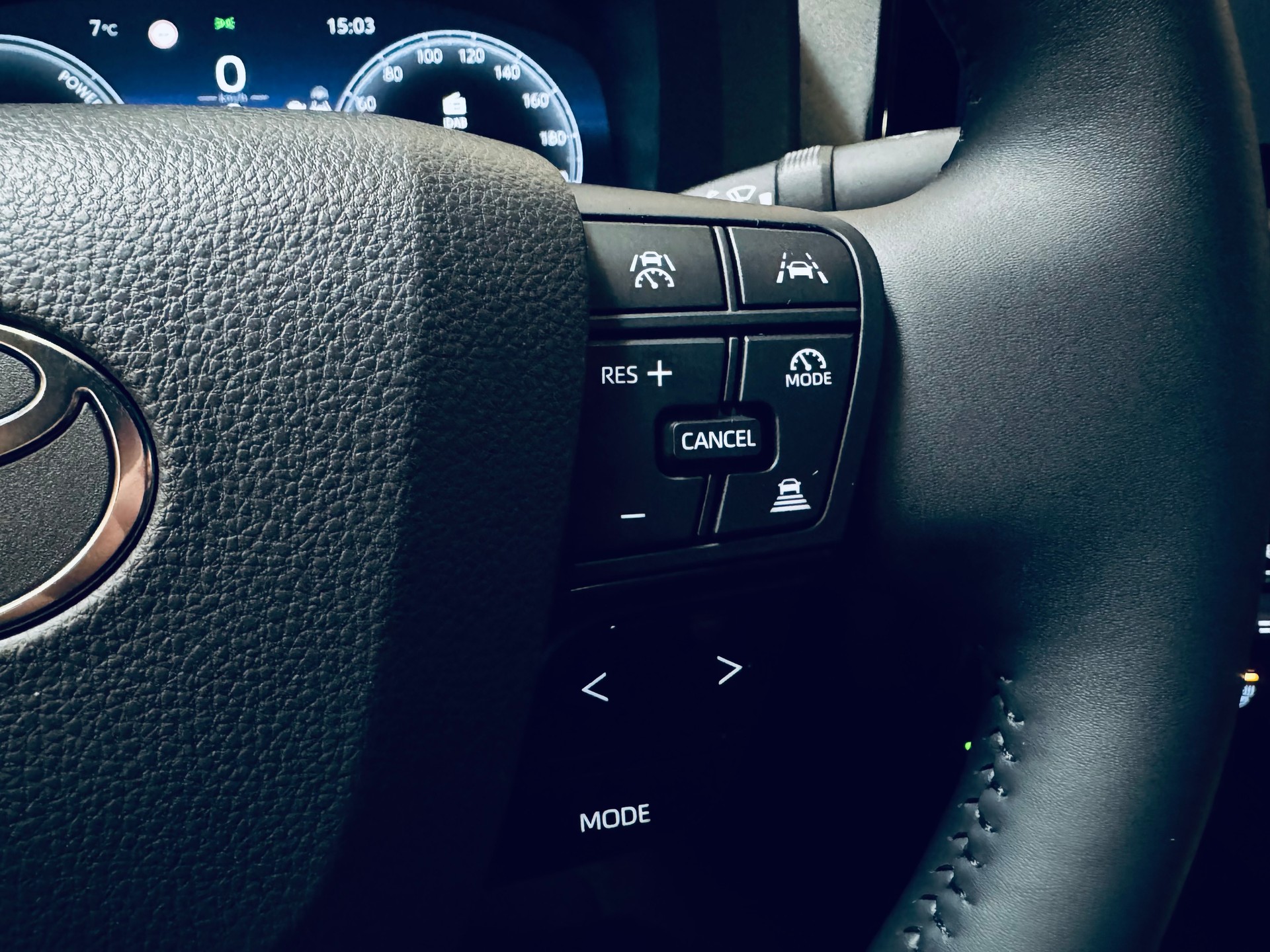 TOYOTA C-HR 2.0 PHEV CVT Trend-image-27