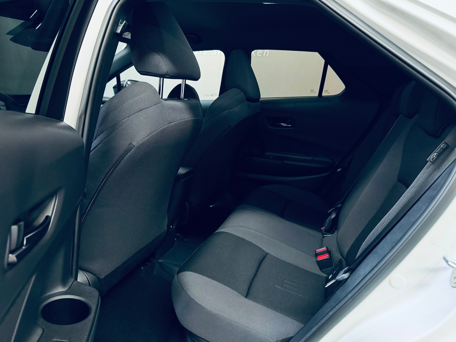 TOYOTA C-HR 2.0 PHEV CVT Trend-image-15