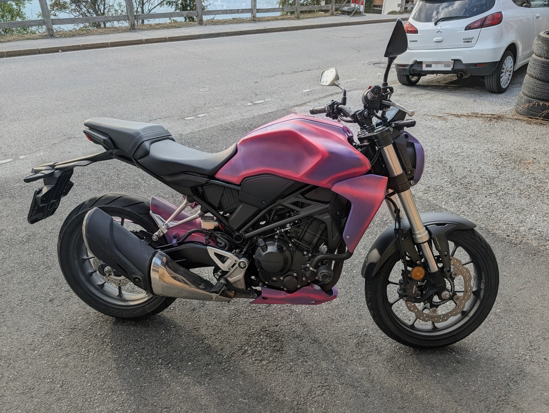 HONDA CB 300 R-image-1