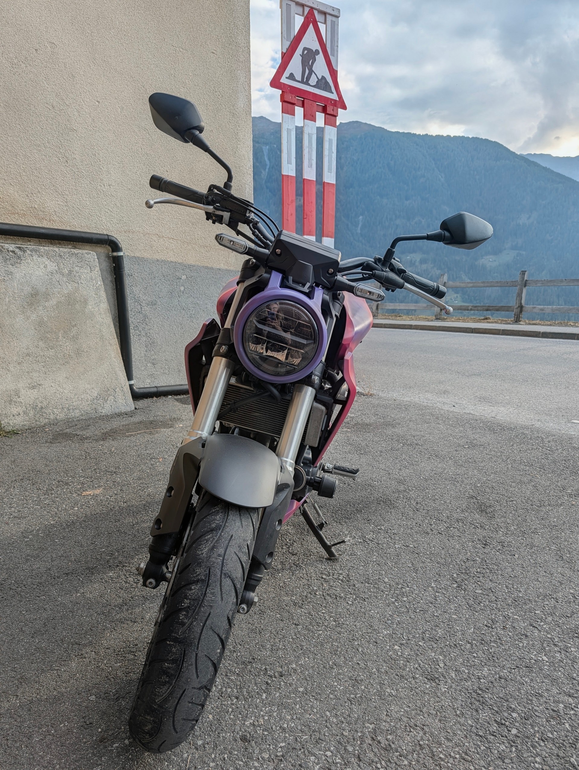 HONDA CB 300 R-image-2