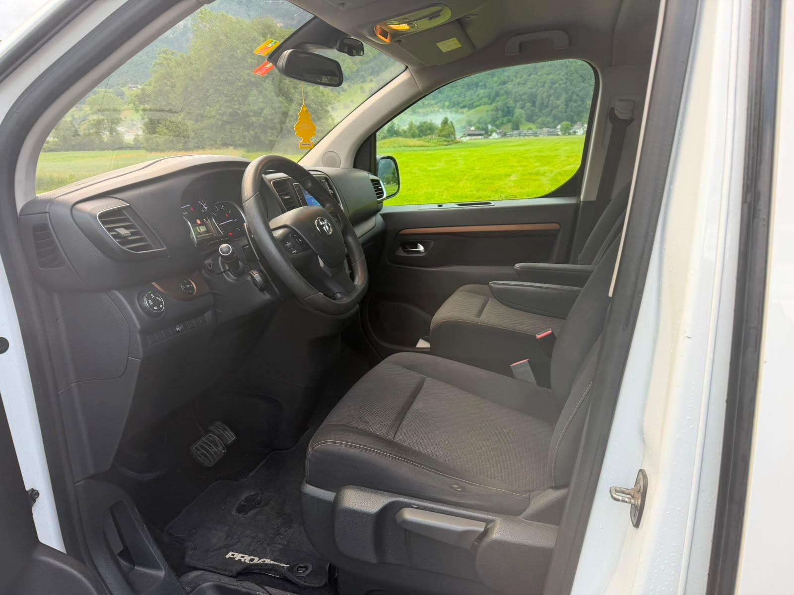 TOYOTA Proace Verso 2.0 D-4D Family L1 Automatic-image-9