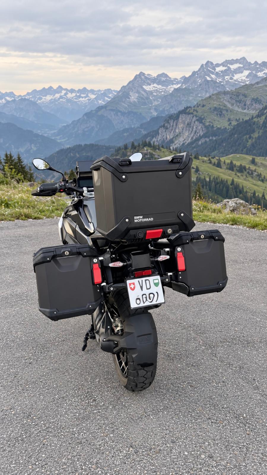 BMW R 1300 GS-image-3