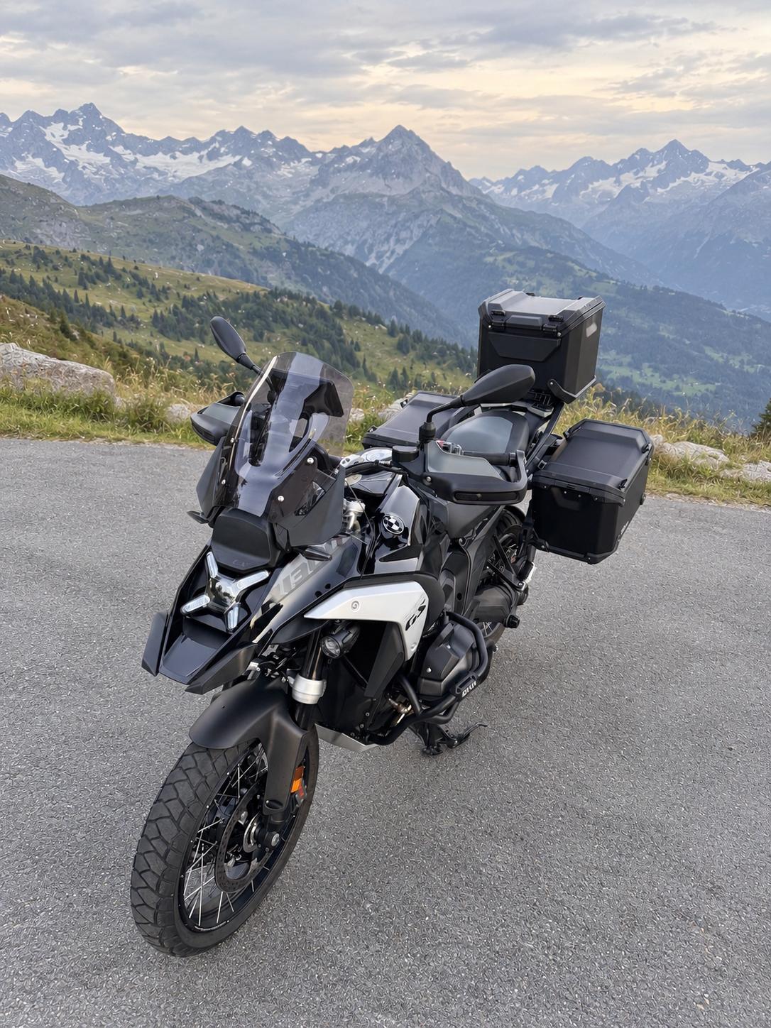 BMW R 1300 GS-image-0