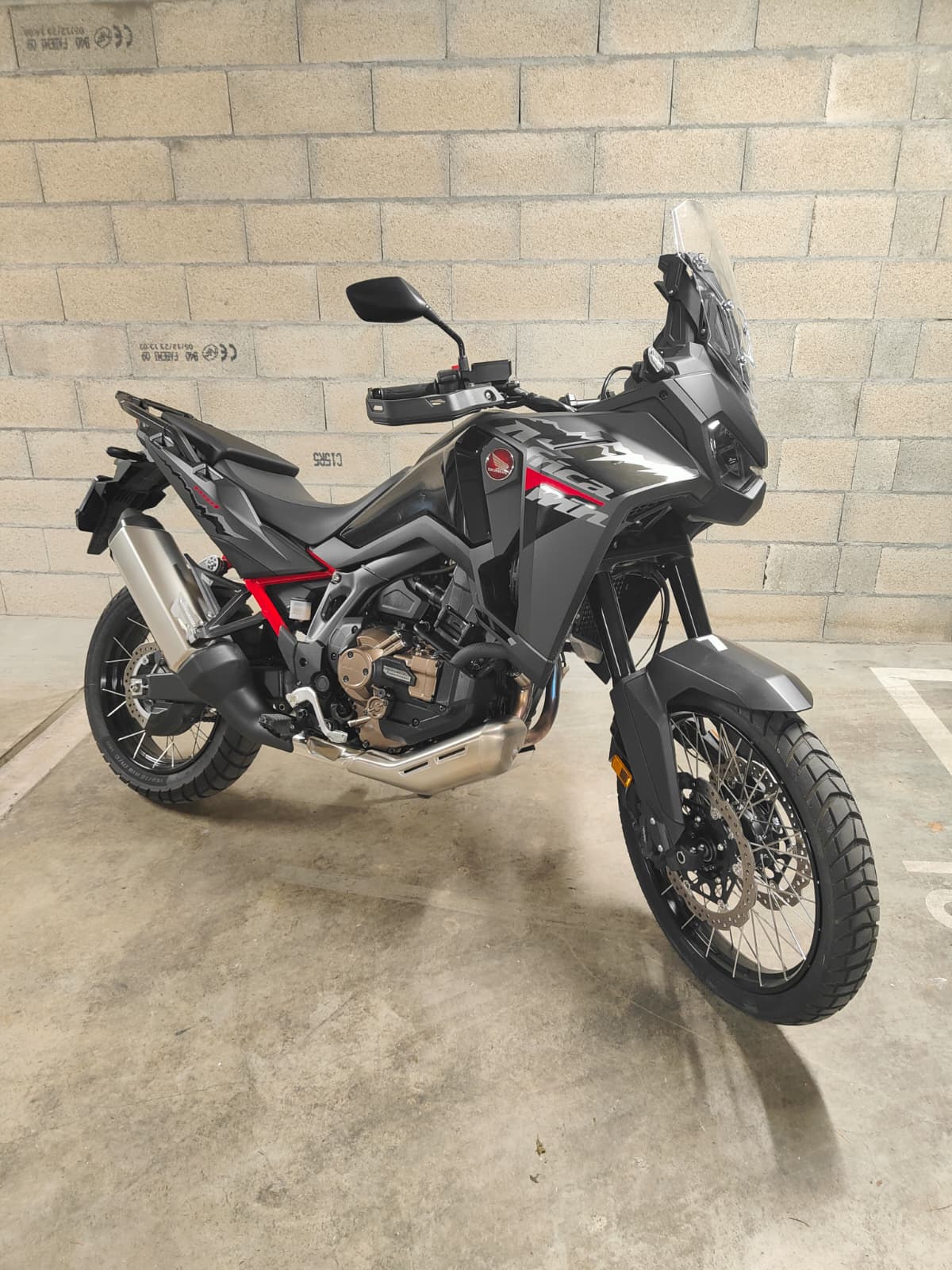 HONDA CRF 1100 DCT Africa Twin-image-1