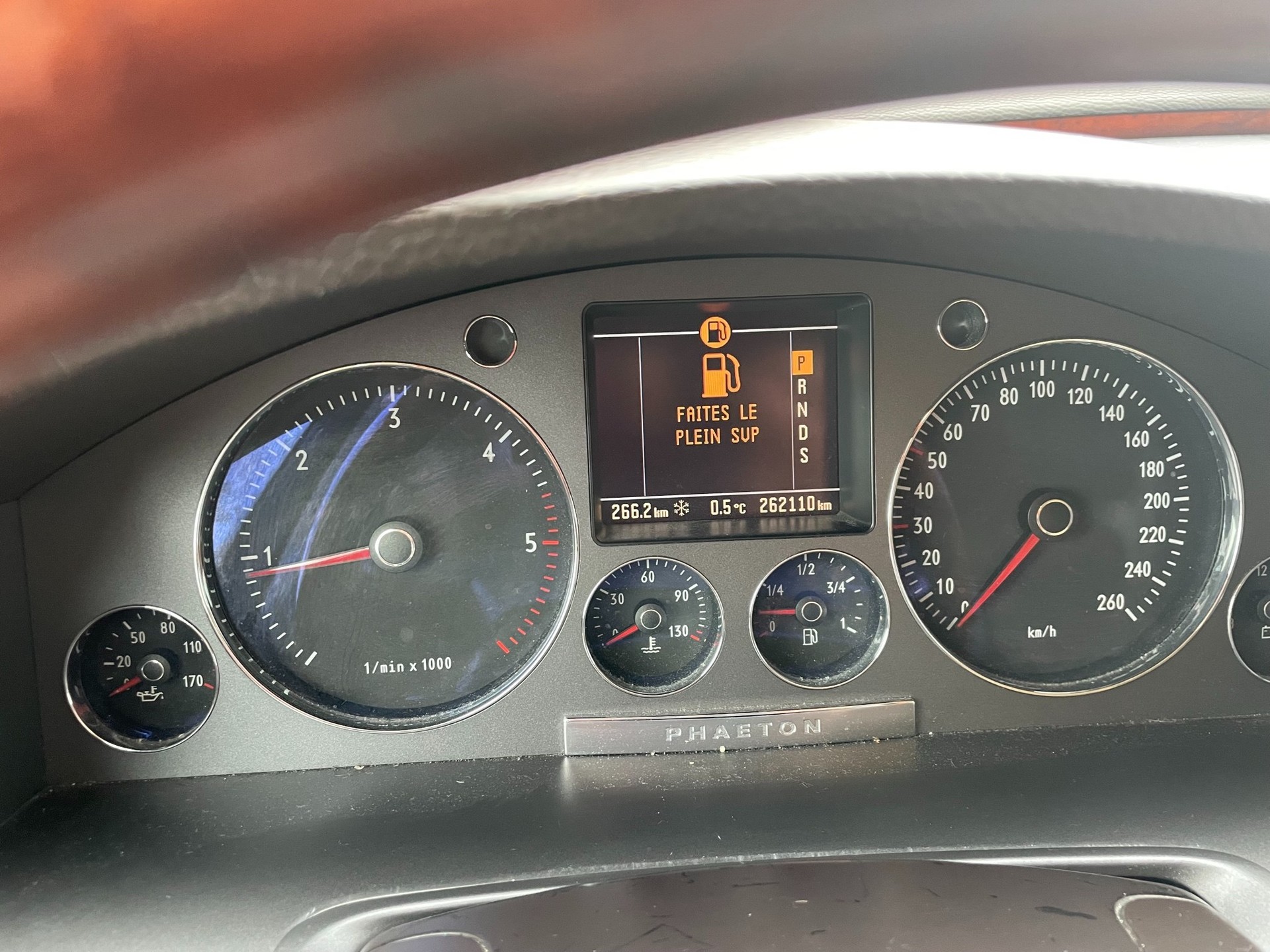 VW Phaeton 3.0 TDi V6 4Motion-image-5