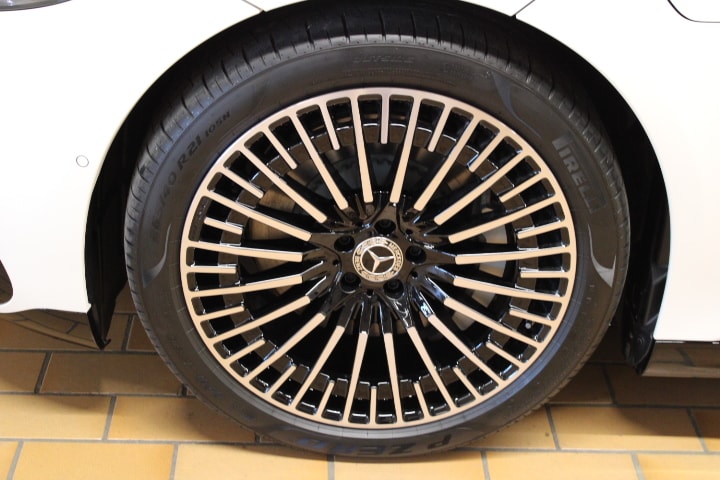 MERCEDES-BENZ EQS 500-image-12