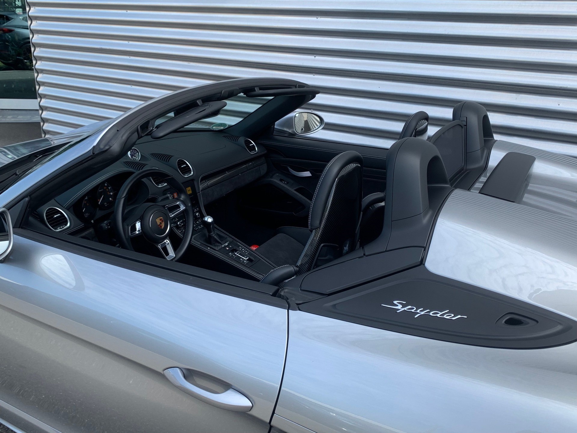 PORSCHE 718 Boxster Spyder-image-6