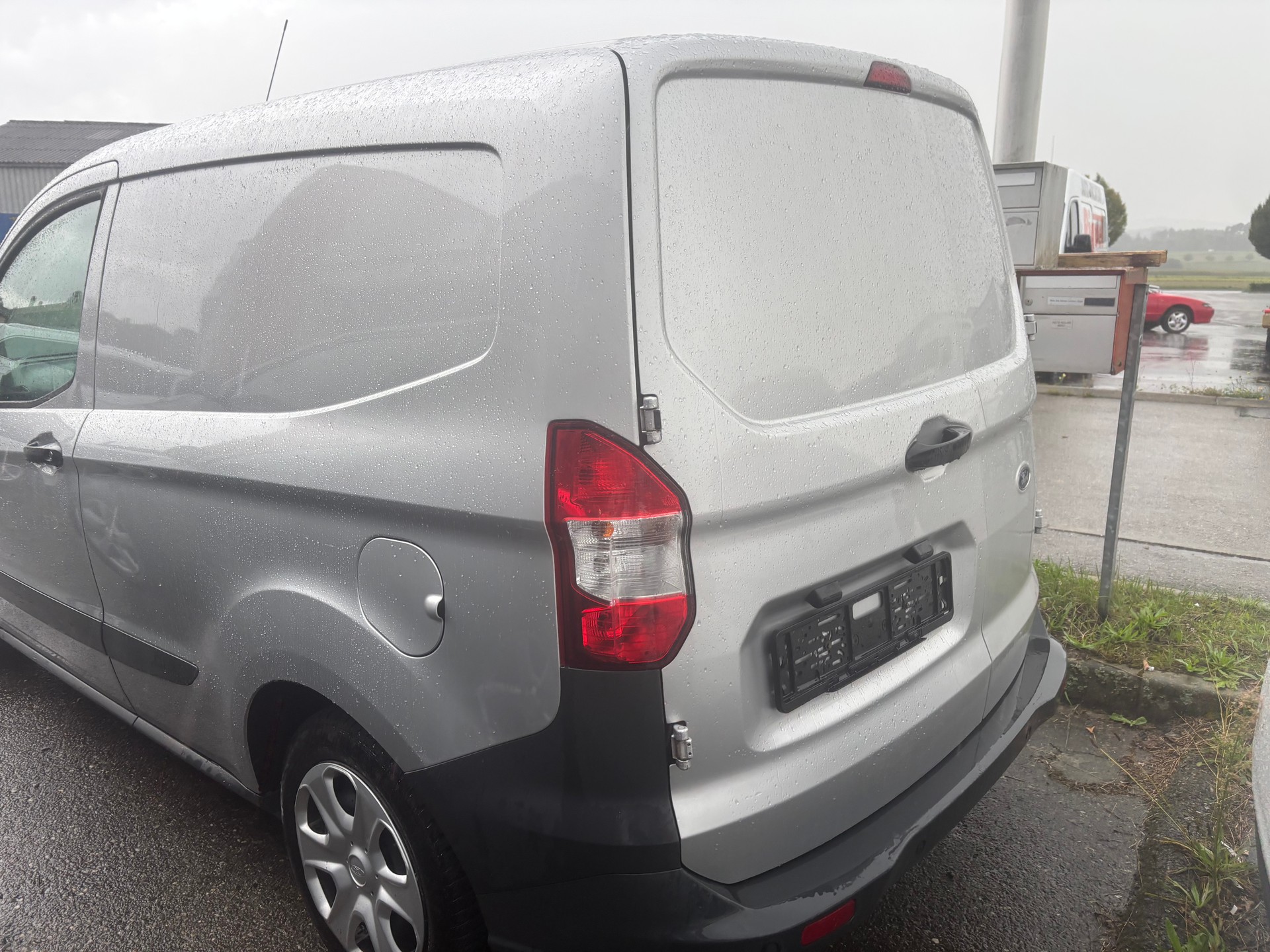 FORD Transit Courier Van 1.5 TDCi Basis-image-3
