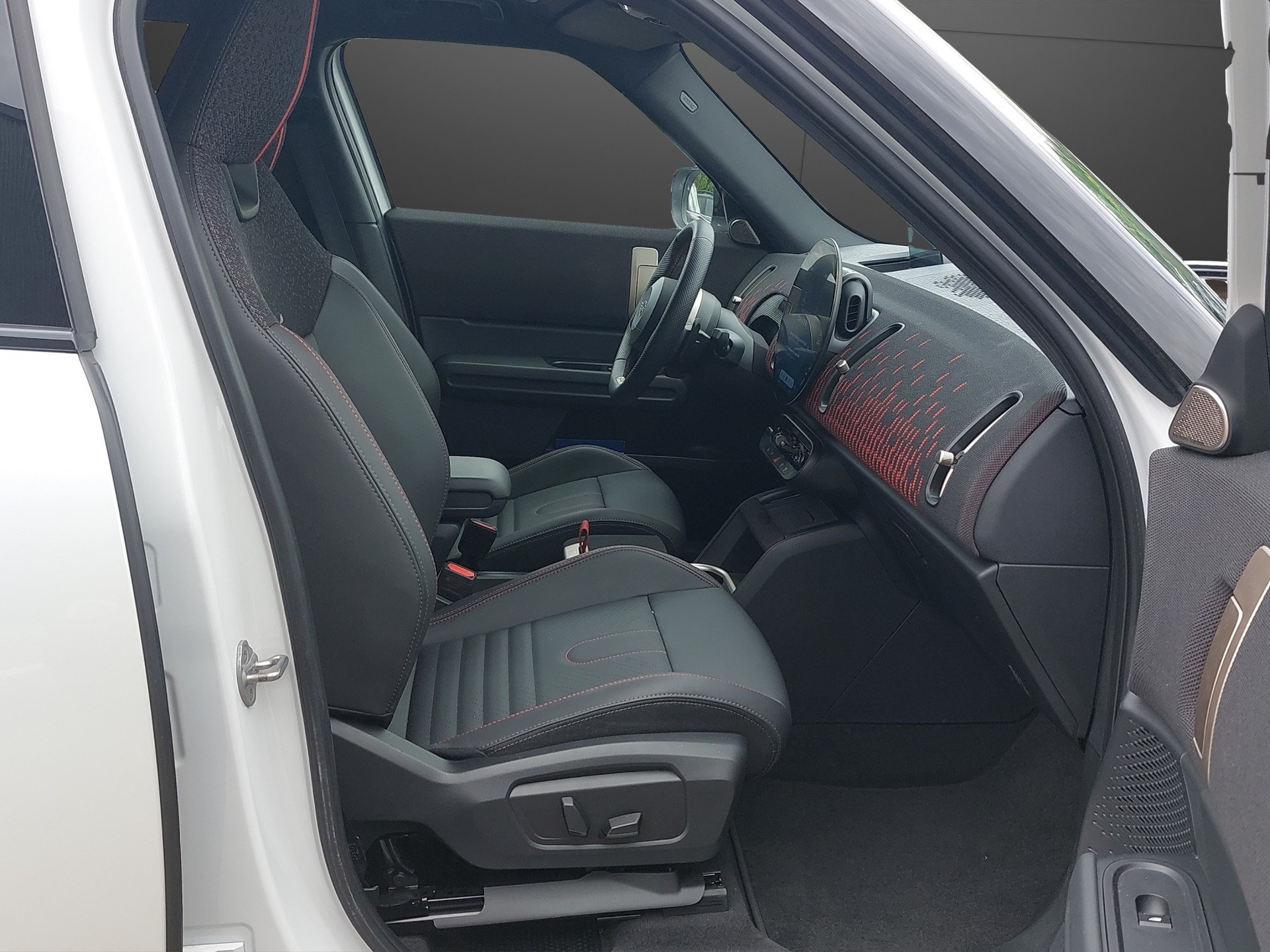 MINI Countryman U25 2.0i John Cooper Works ALL4-image-15