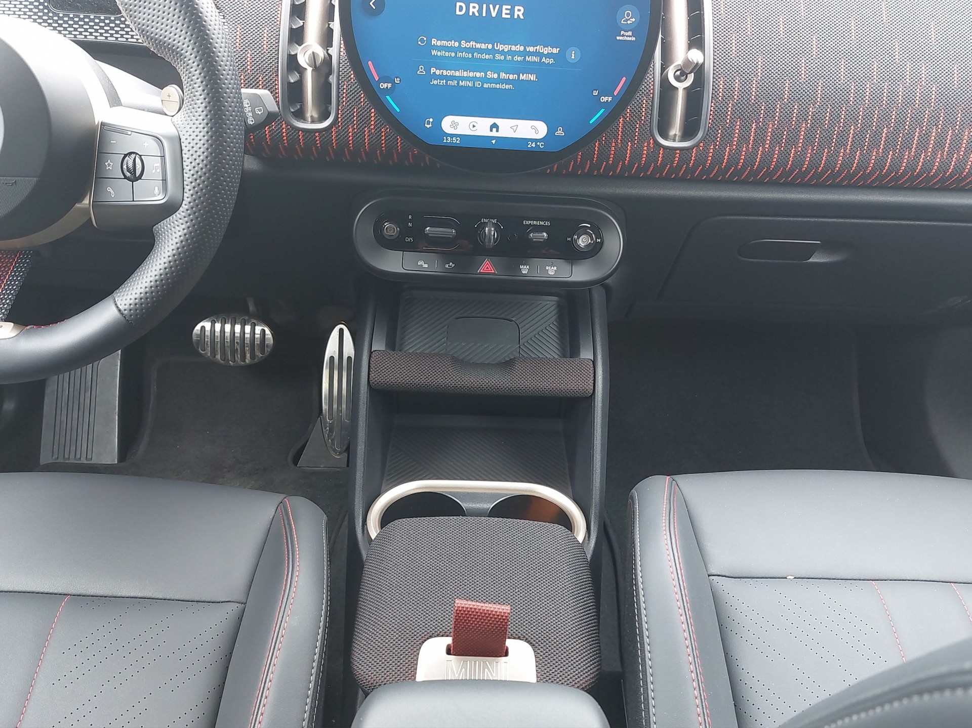MINI Countryman U25 2.0i John Cooper Works ALL4-image-16