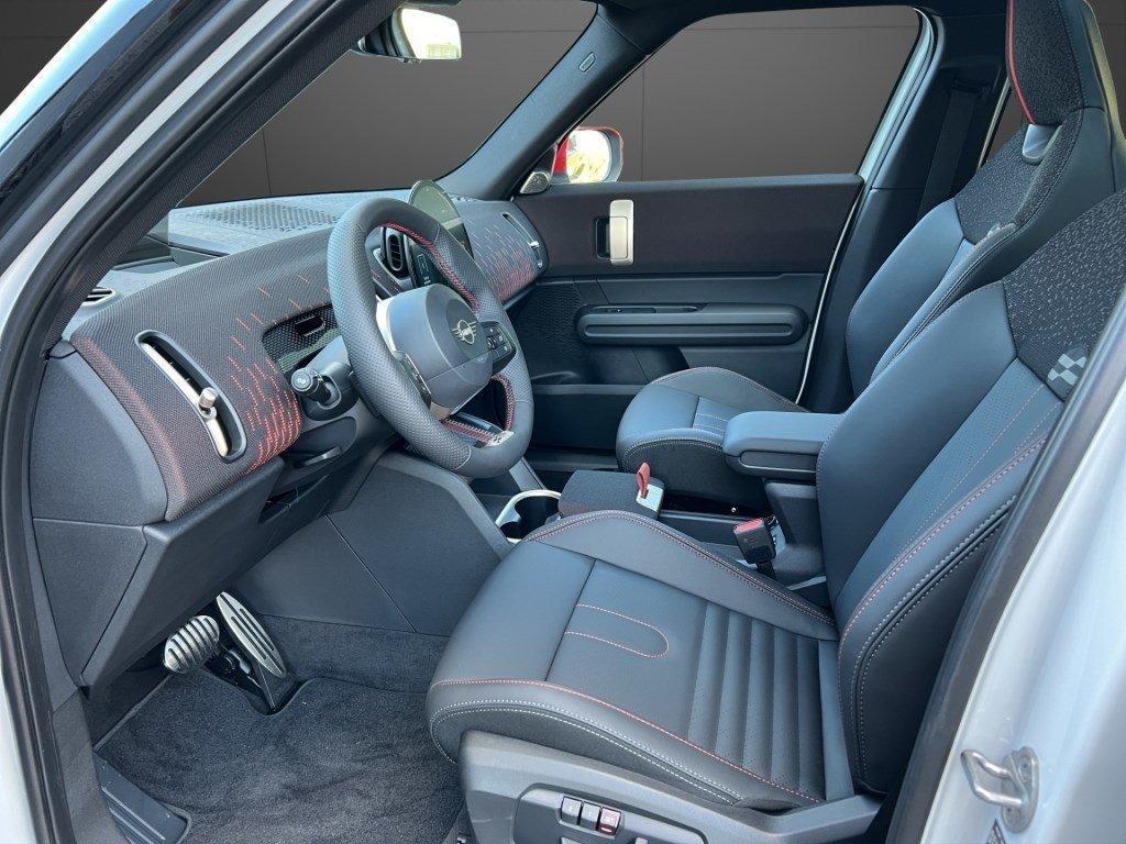 MINI Countryman U25 2.0i John Cooper Works ALL4-image-8