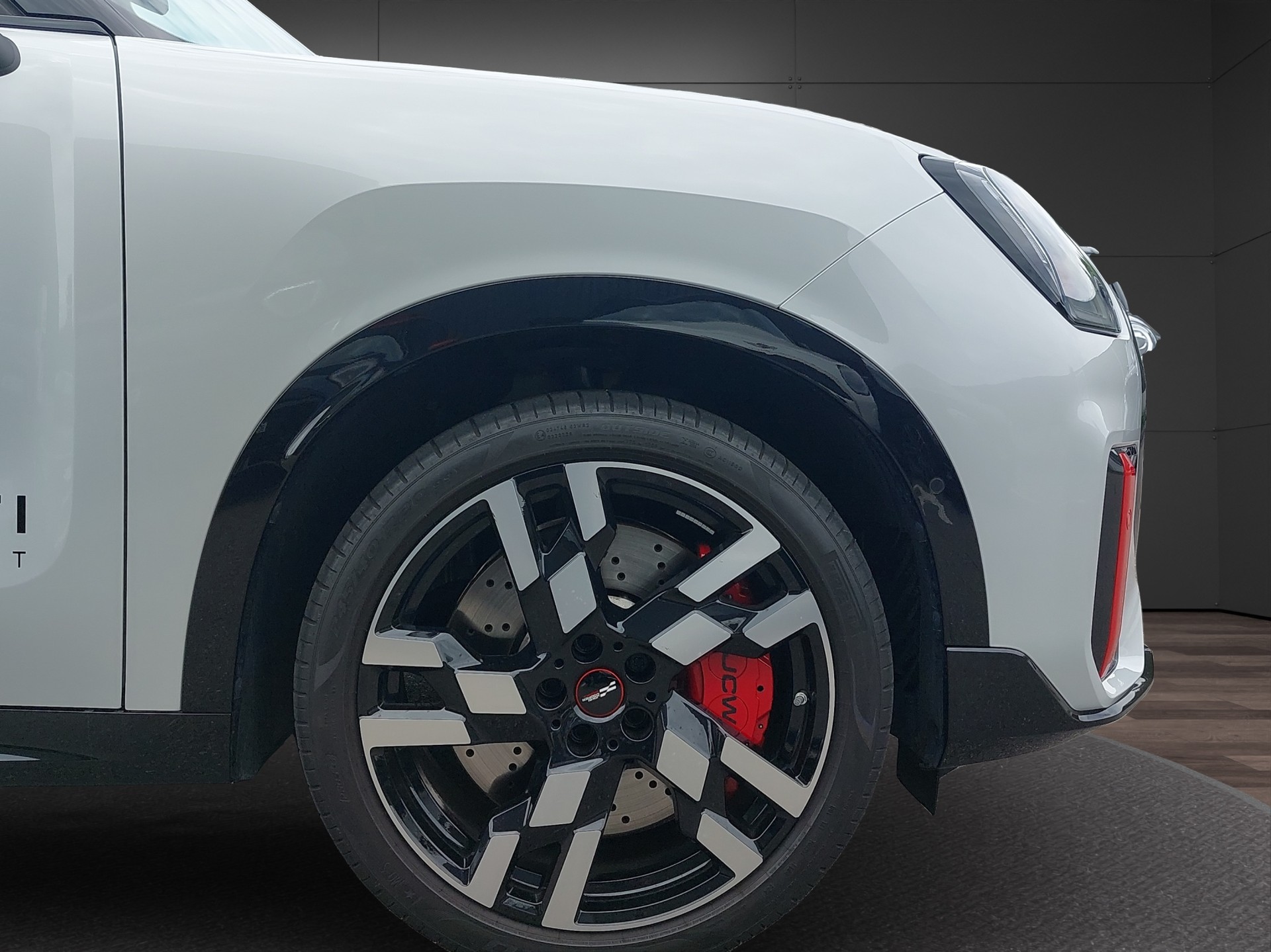 MINI Countryman U25 2.0i John Cooper Works ALL4-image-12