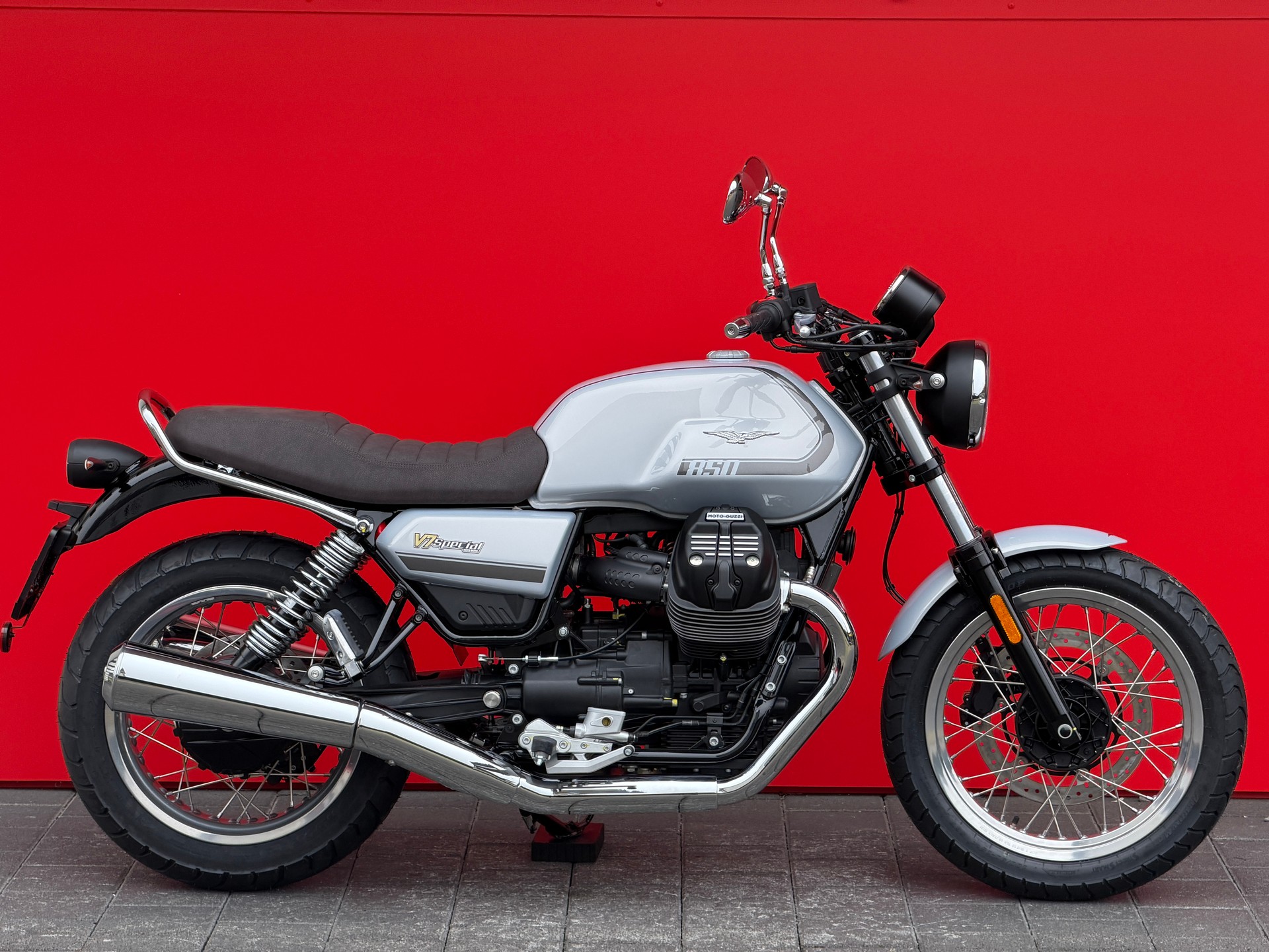 MOTO GUZZI V7 IV 850 Special-image-0