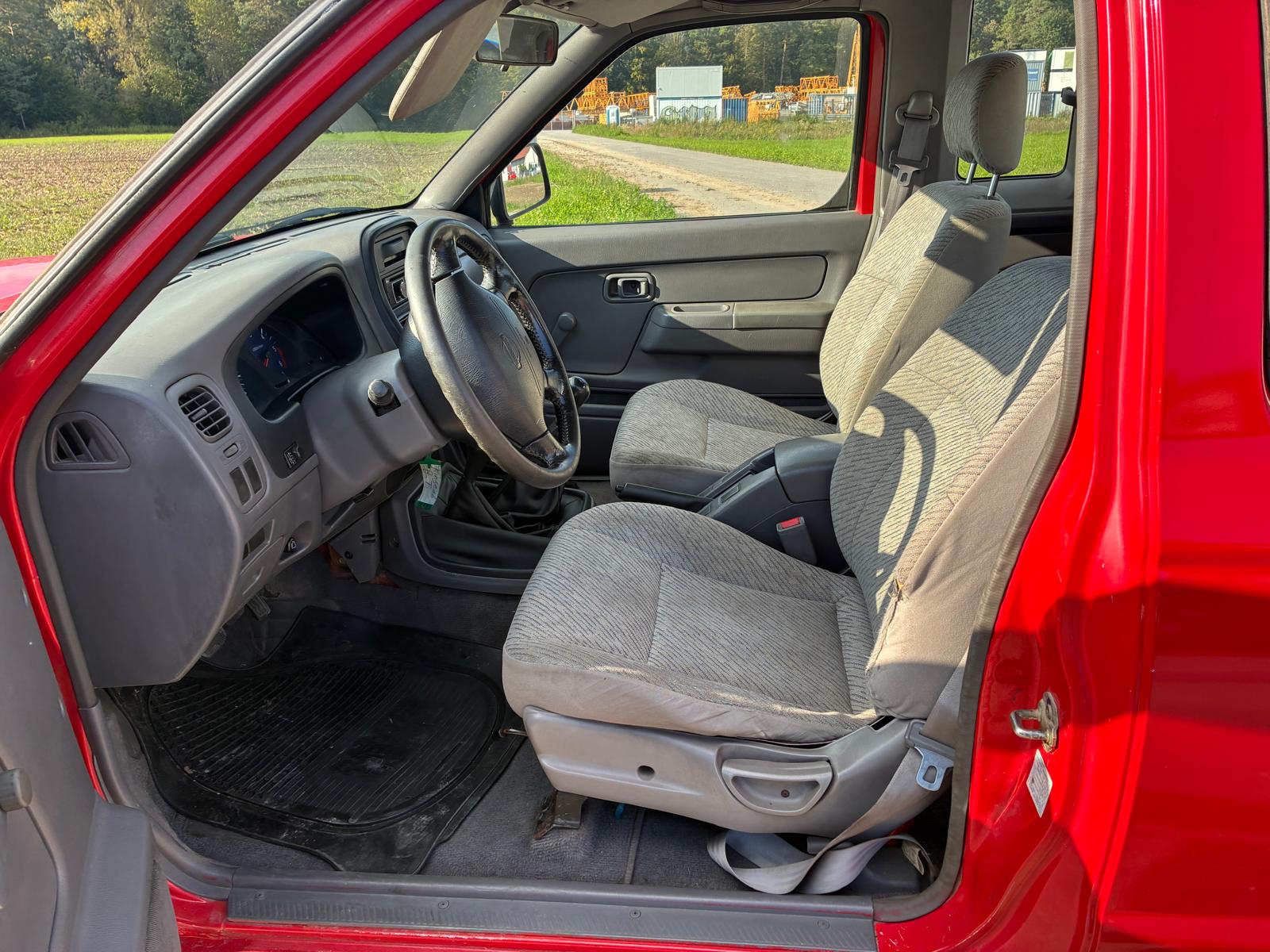 NISSAN King Cab 2.5TDi 4x4-image-2