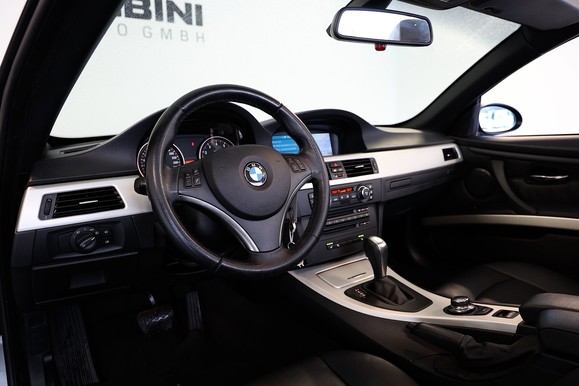 BMW 325i Cabriolet Steptronic-image-8