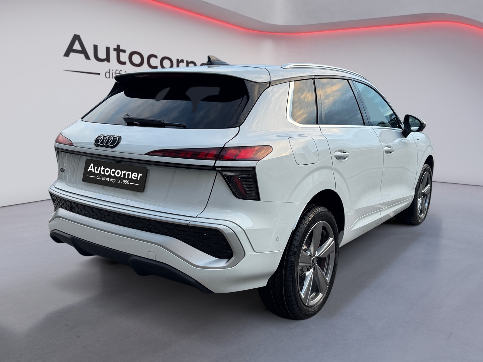 AUDI Q3 SUV e-hybrid 200 kW S tronig-image-4