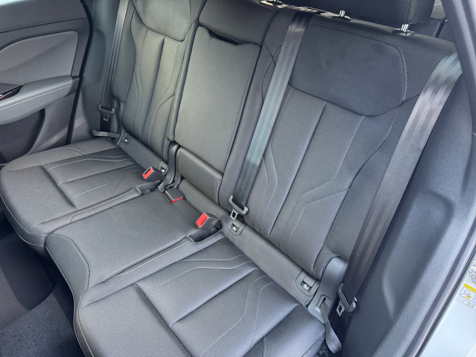 AUDI Q3 SUV e-hybrid 200 kW S tronig-image-12