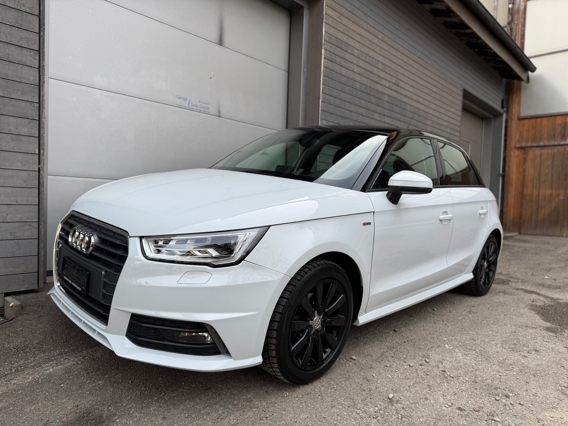 AUDI A1 Sportback 1.0 TFSI S-tronic-image-2