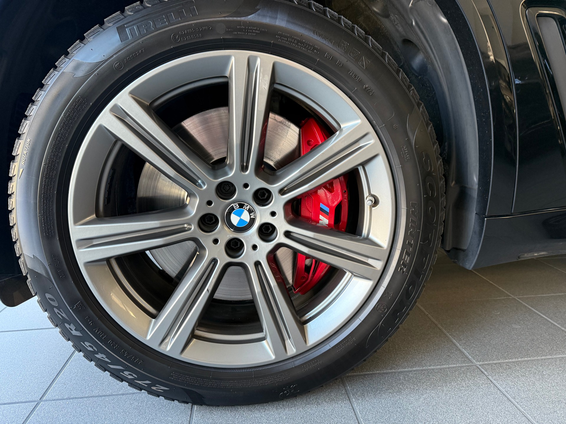 BMW X5 xDrive M50i Steptronic-image-15