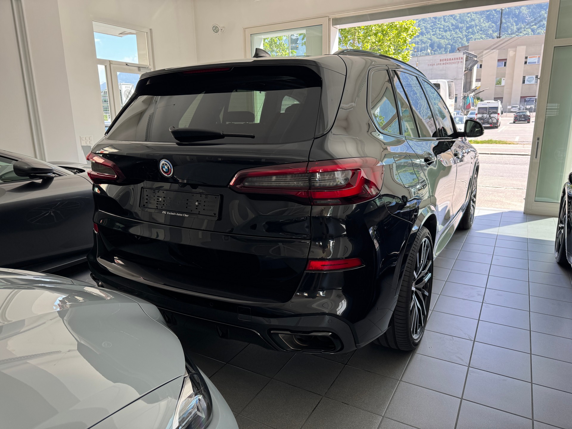 BMW X5 xDrive M50i Steptronic-image-5