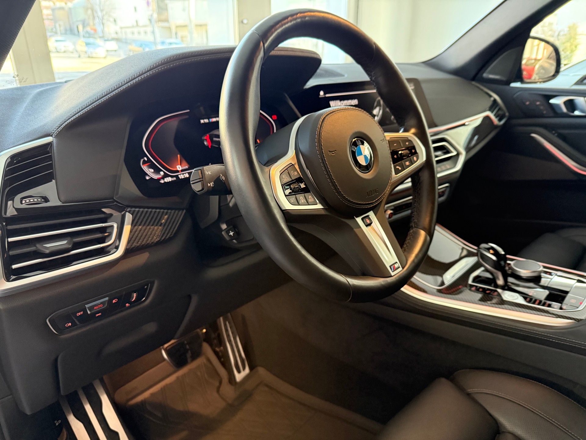 BMW X5 xDrive M50i Steptronic-image-8