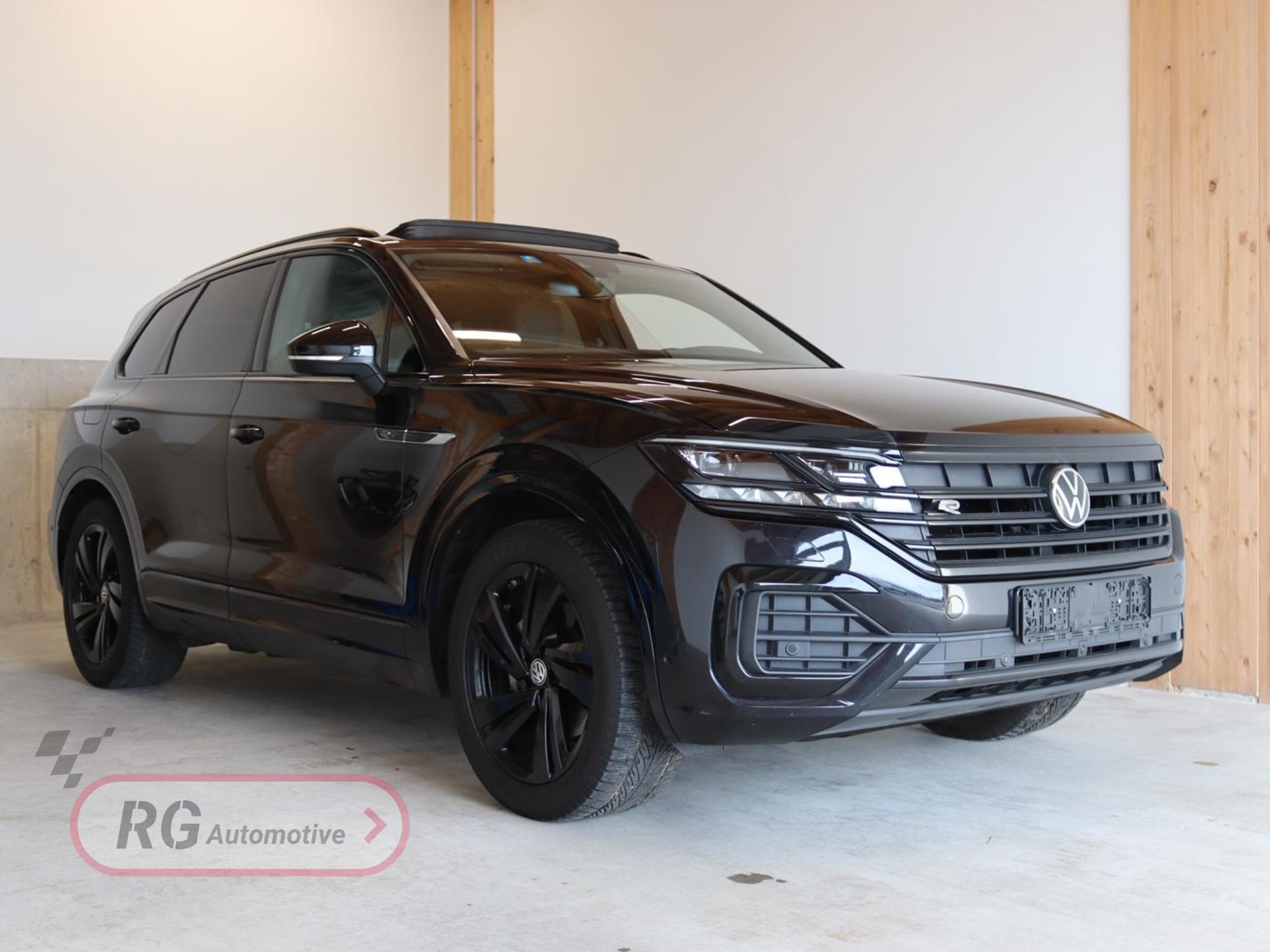 VW Touareg 3.0 TDI R Line Tiptronic-image-1