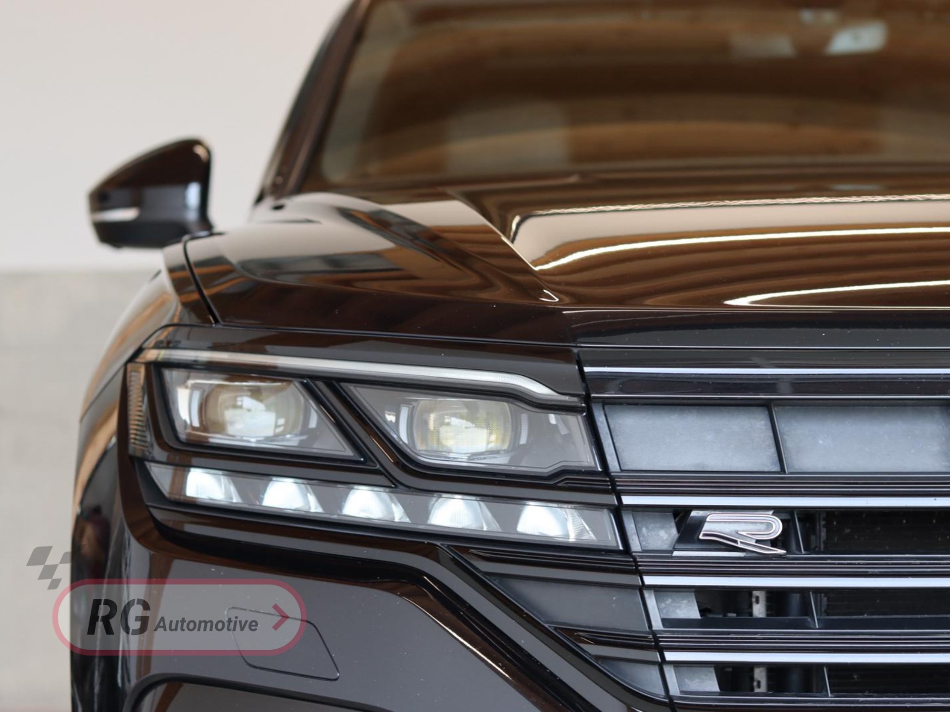 VW Touareg 3.0 TDI R Line Tiptronic-image-2