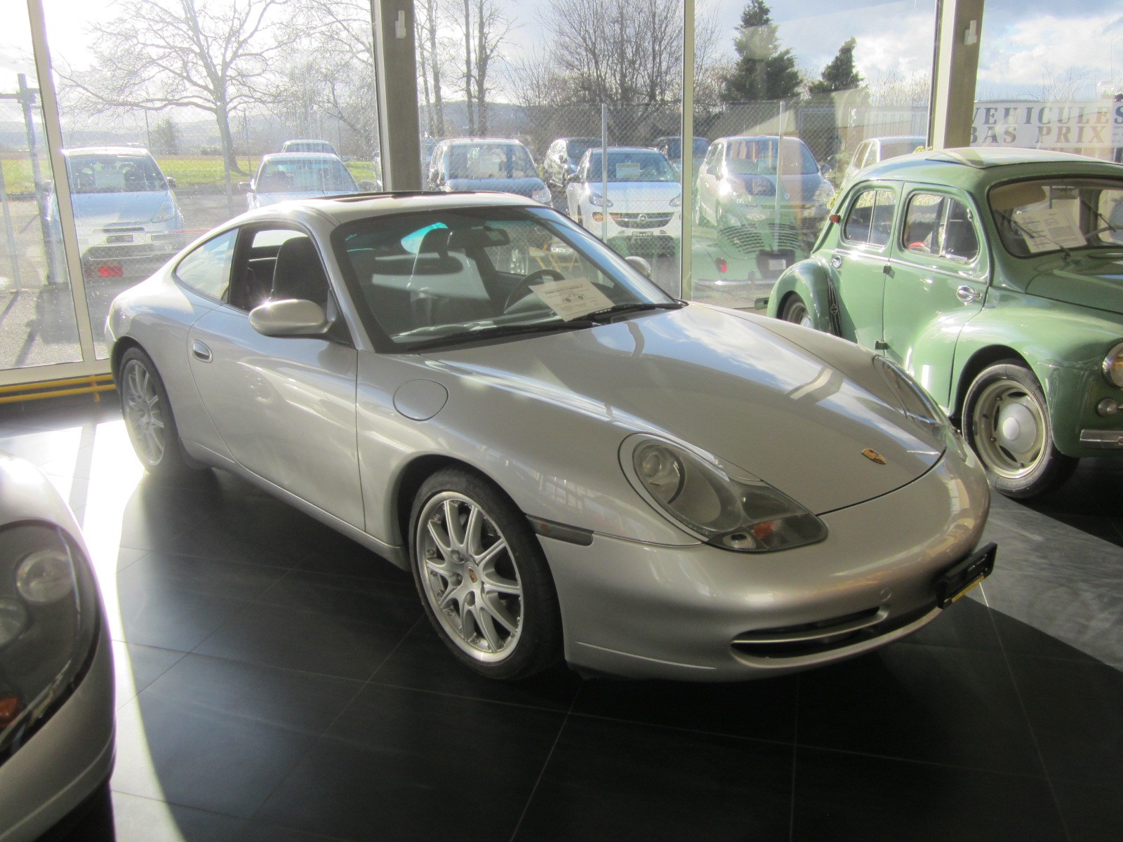 PORSCHE 911 Carrera 4