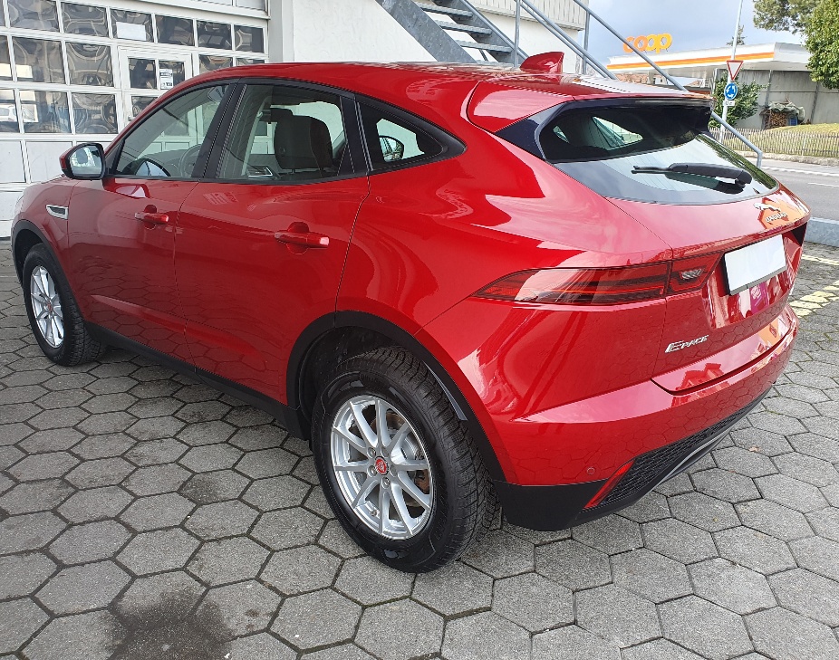 JAGUAR E-Pace 2.0d D150 AWD-showroom-element-3