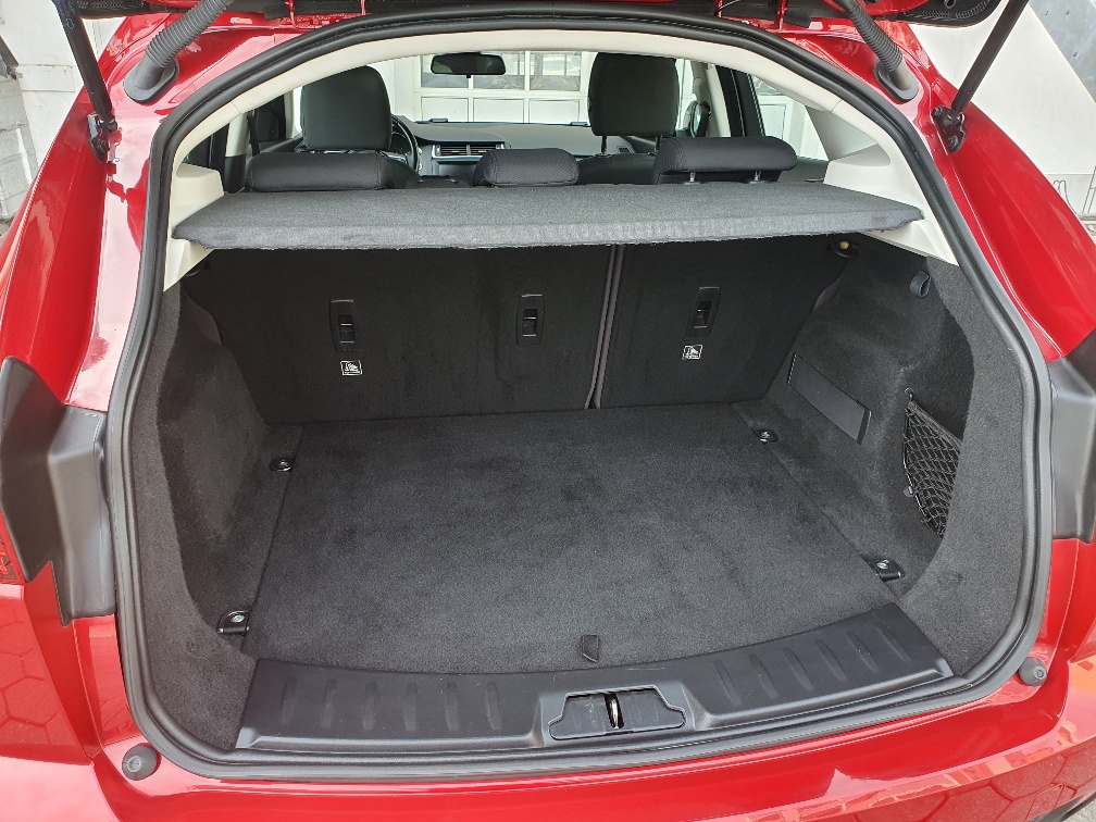 JAGUAR E-Pace 2.0d D150 AWD-image-4