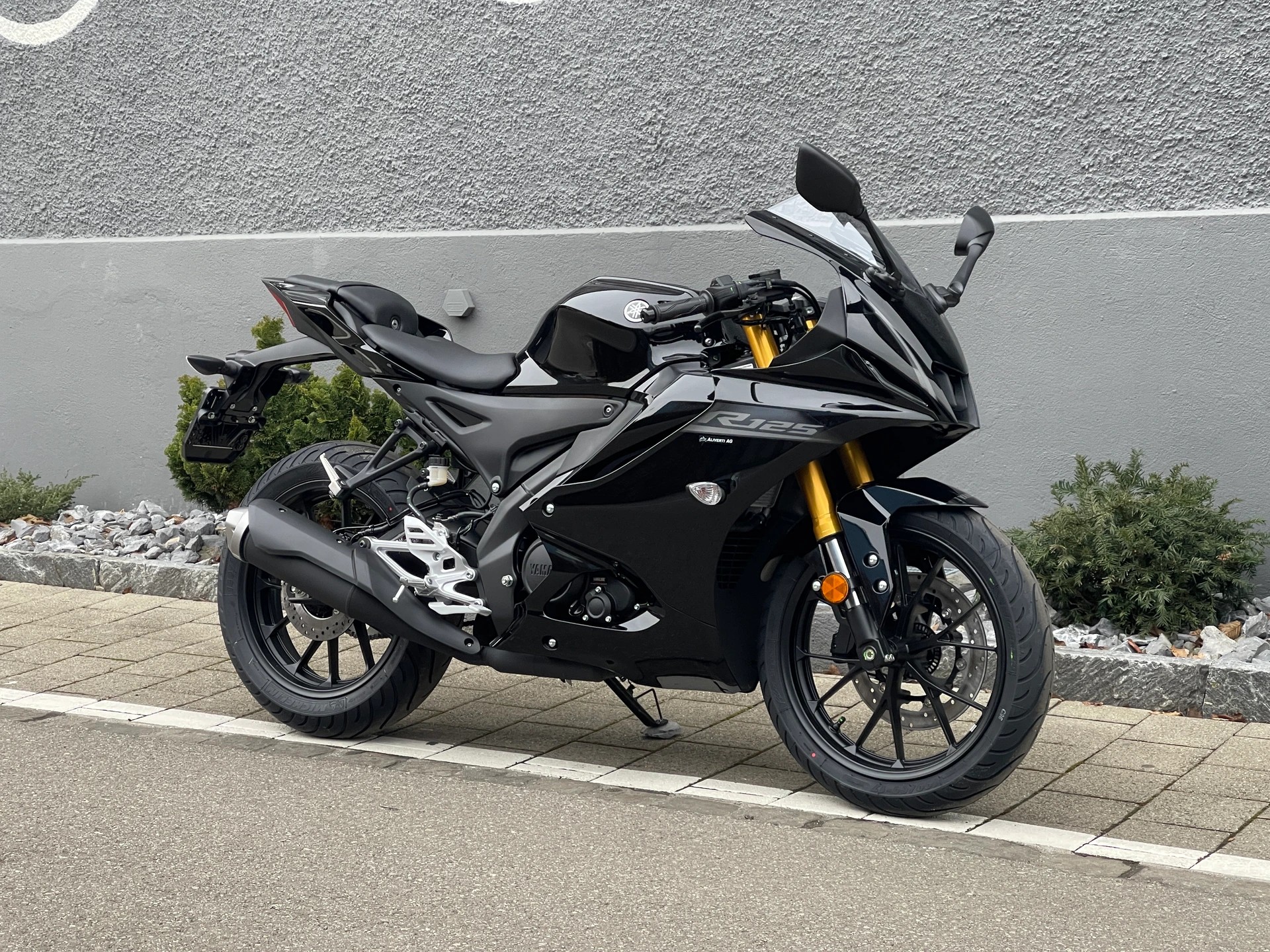 YAMAHA R125 2026-image-9