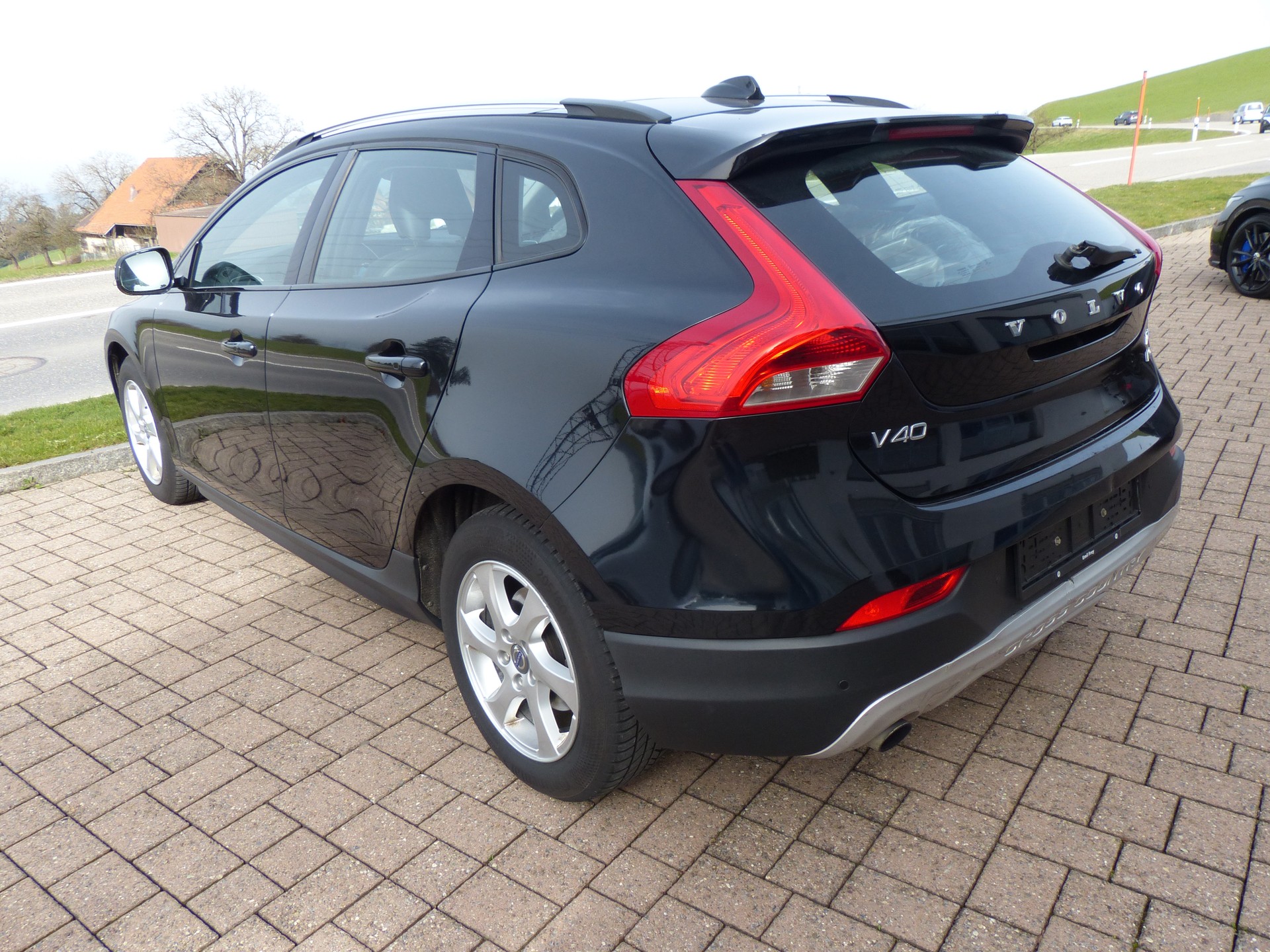 VOLVO V40 Cross Country T4 2.0 AWD Summum Geartronic-image-6