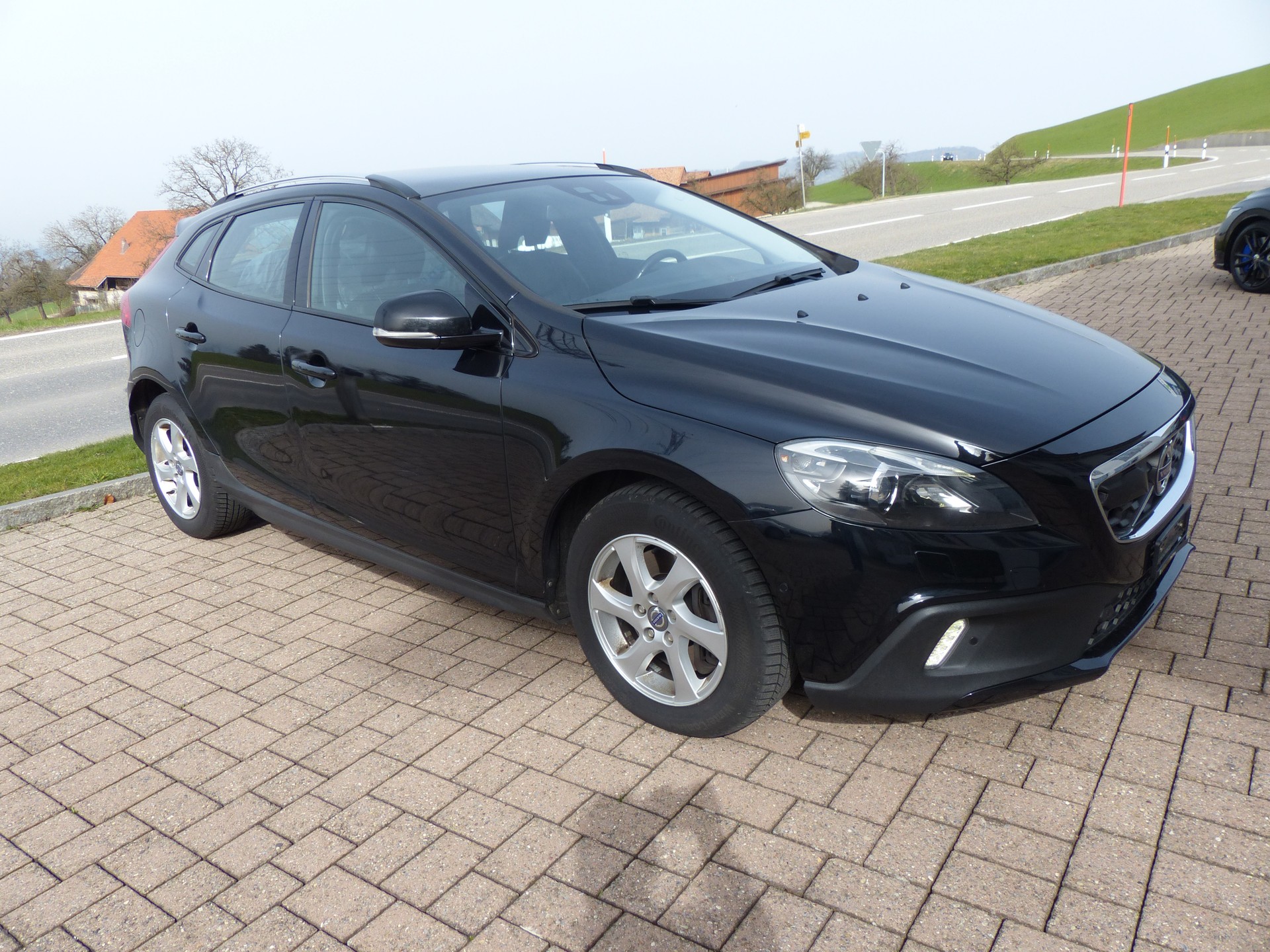 VOLVO V40 Cross Country T4 2.0 AWD Summum Geartronic-image-4