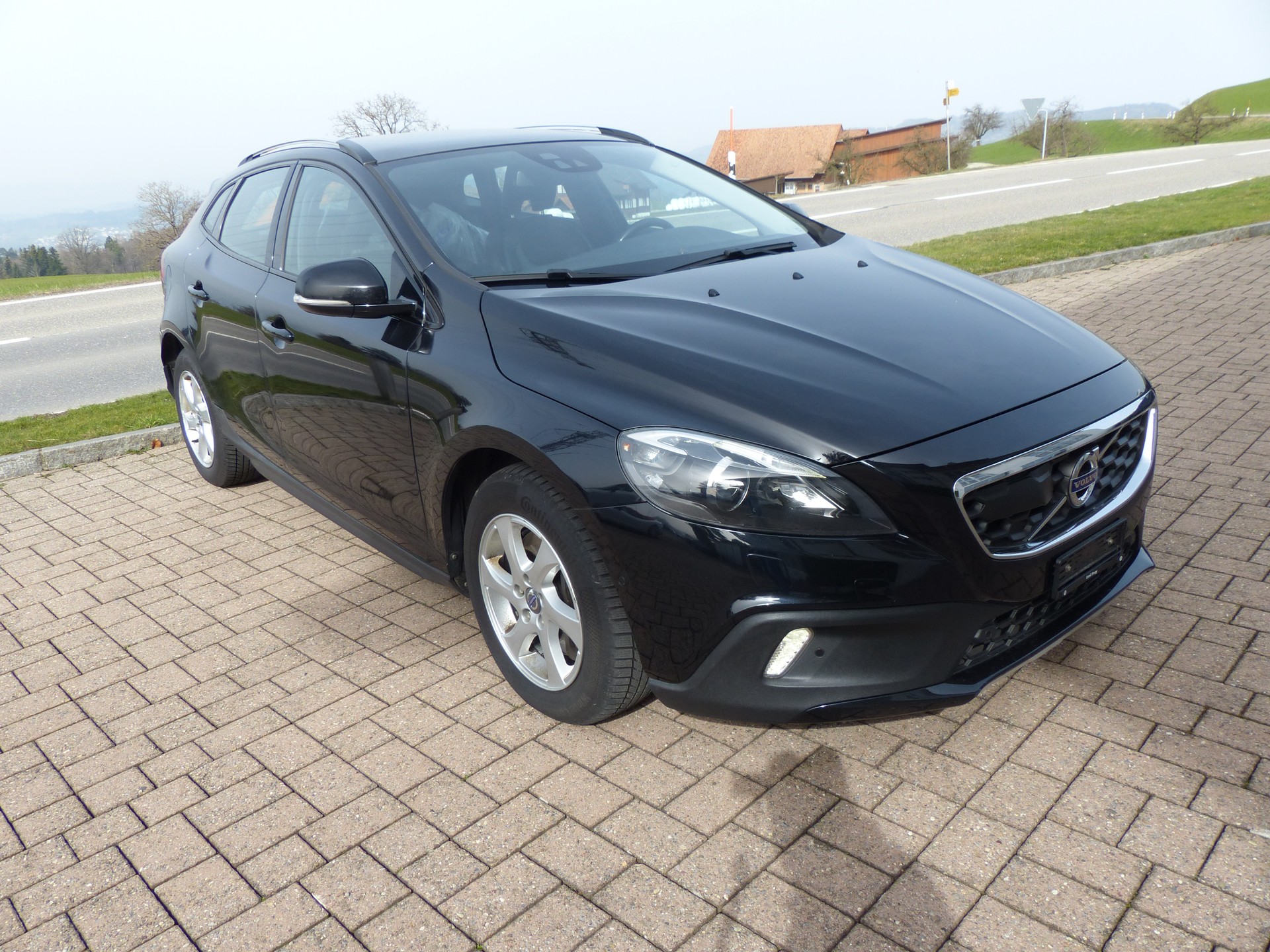 VOLVO V40 Cross Country T4 2.0 AWD Summum Geartronic-showroom-element-3