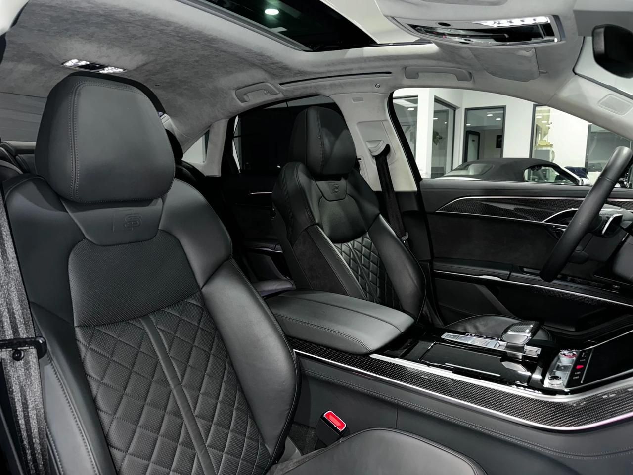 AUDI S8 TFSI quattro tiptronic-image-10