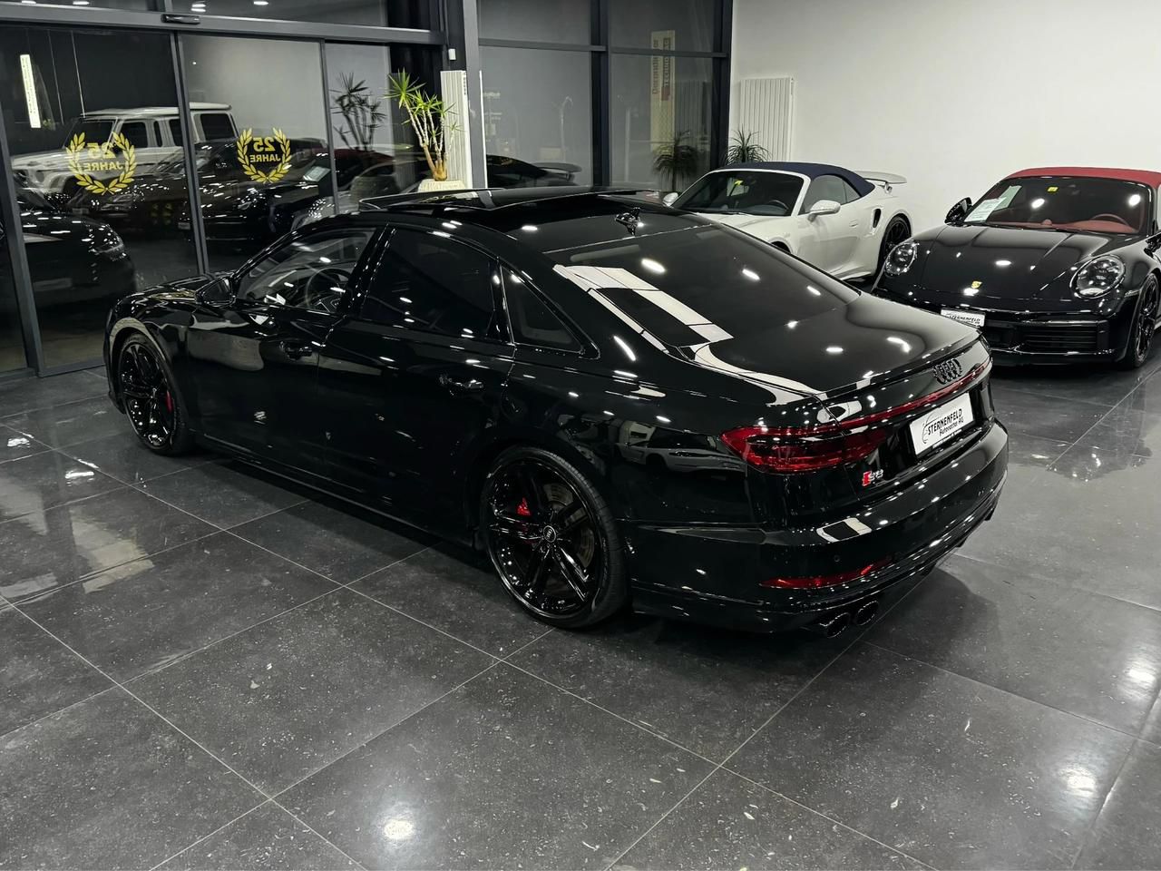 AUDI S8 TFSI quattro tiptronic-image-2