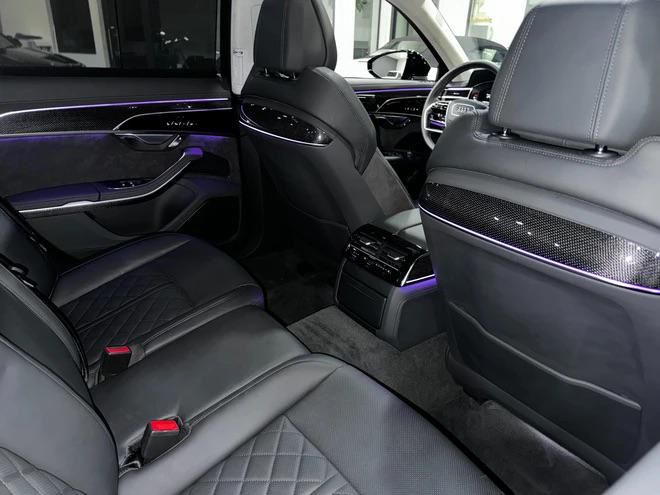 AUDI S8 TFSI quattro tiptronic-image-13