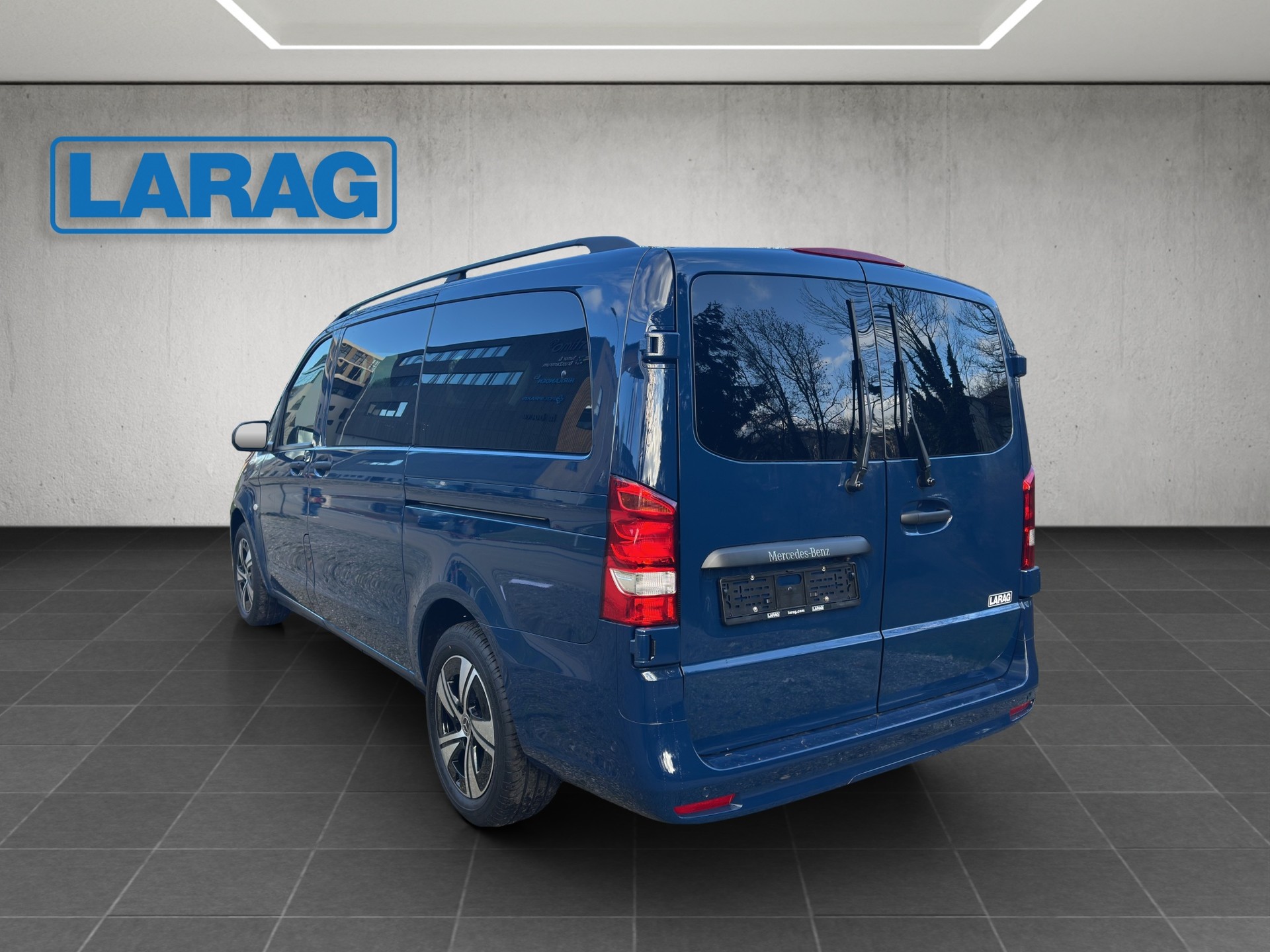 MERCEDES-BENZ Vito 116 CDI Lang Tourer 9G-Tronic 4M Select-image-3