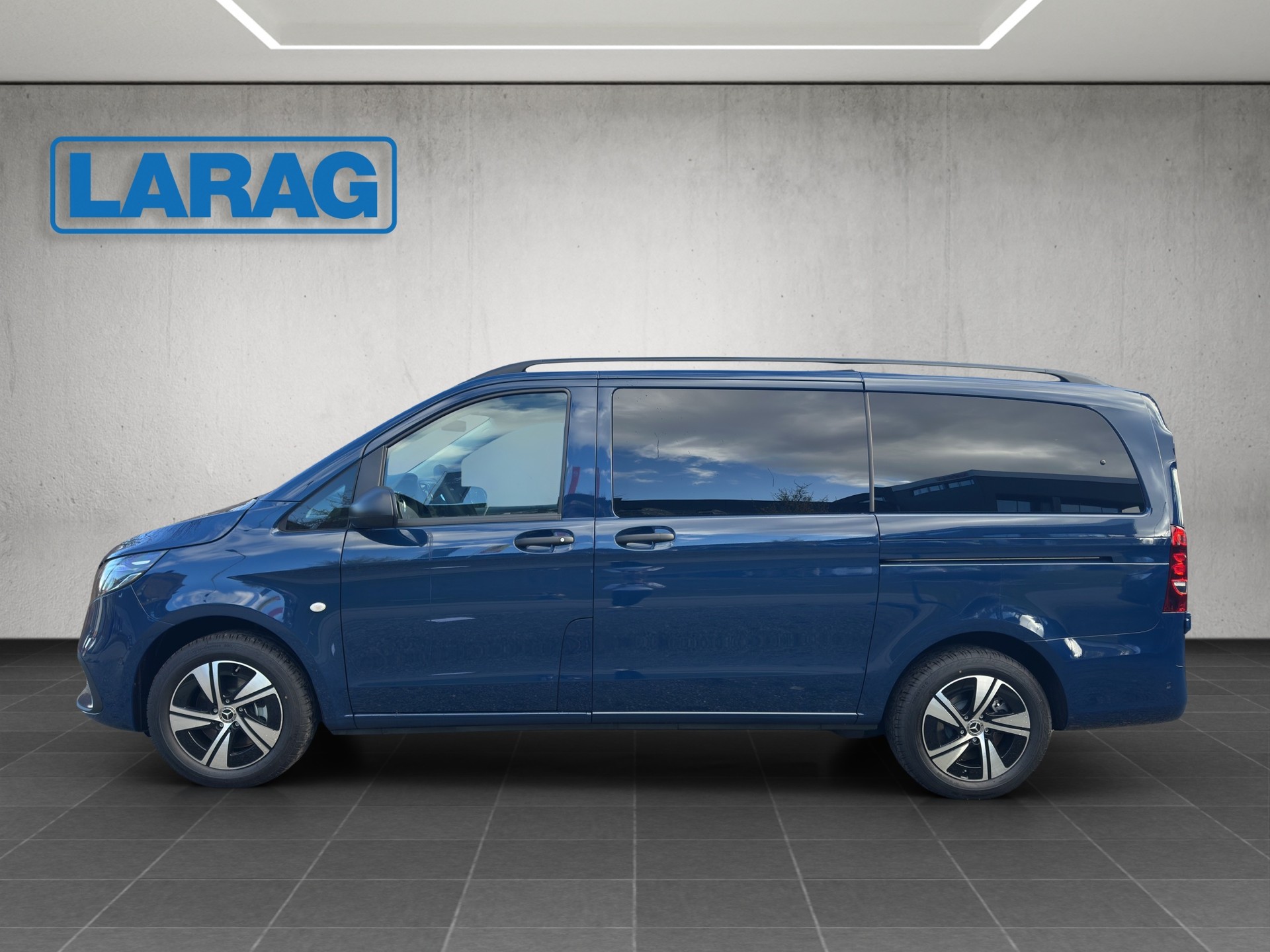MERCEDES-BENZ Vito 116 CDI Lang Tourer 9G-Tronic 4M Select-image-2