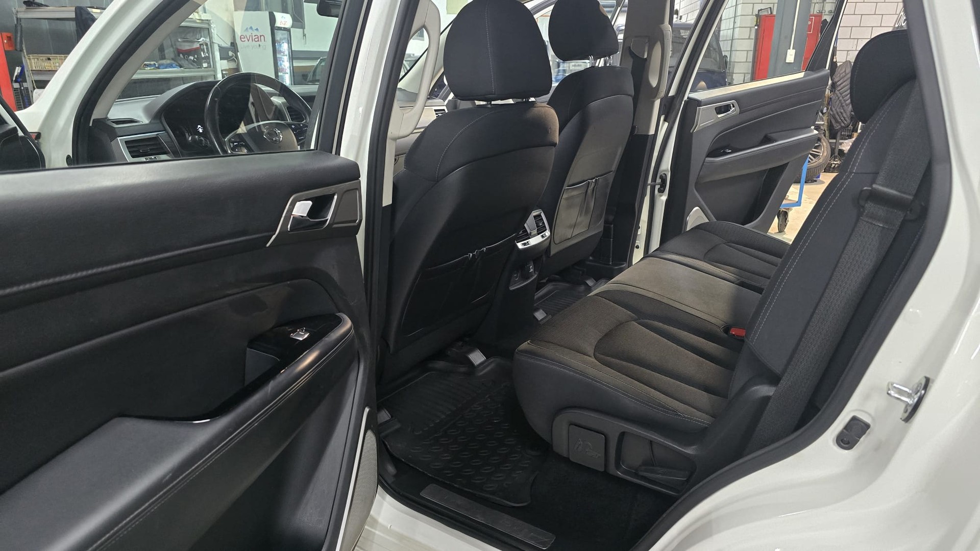 KGM-SsangYong Rexton RX220 e-XDi Crystal 4WD-image-20